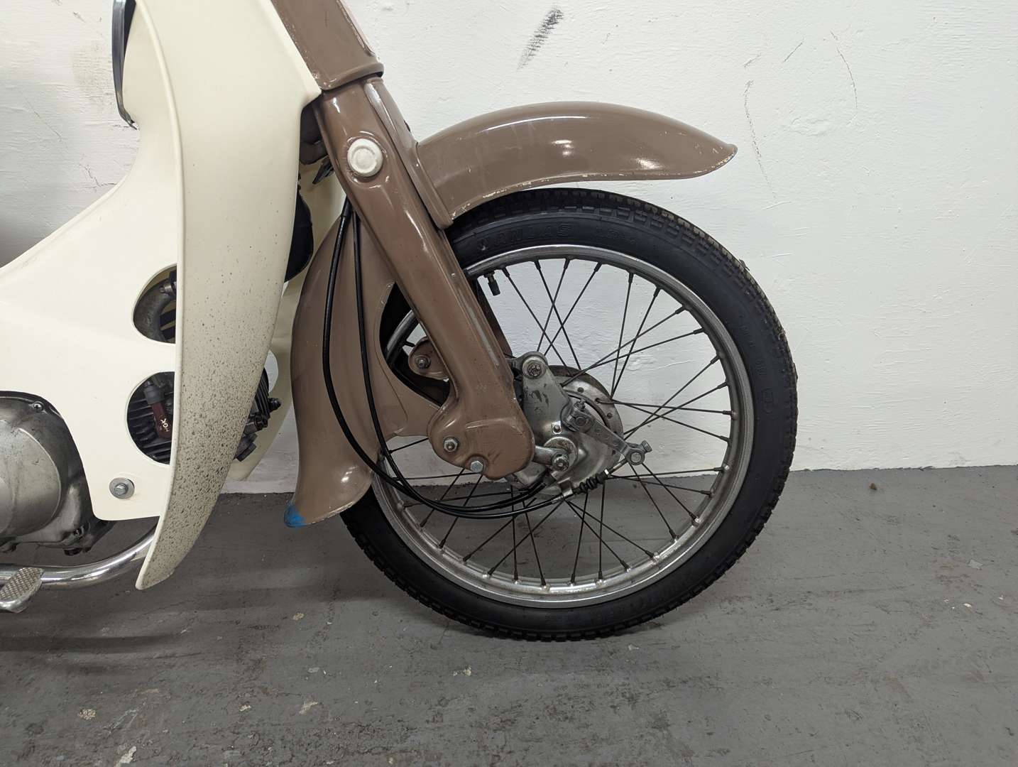 <p>1973 HONDA C90</p>
