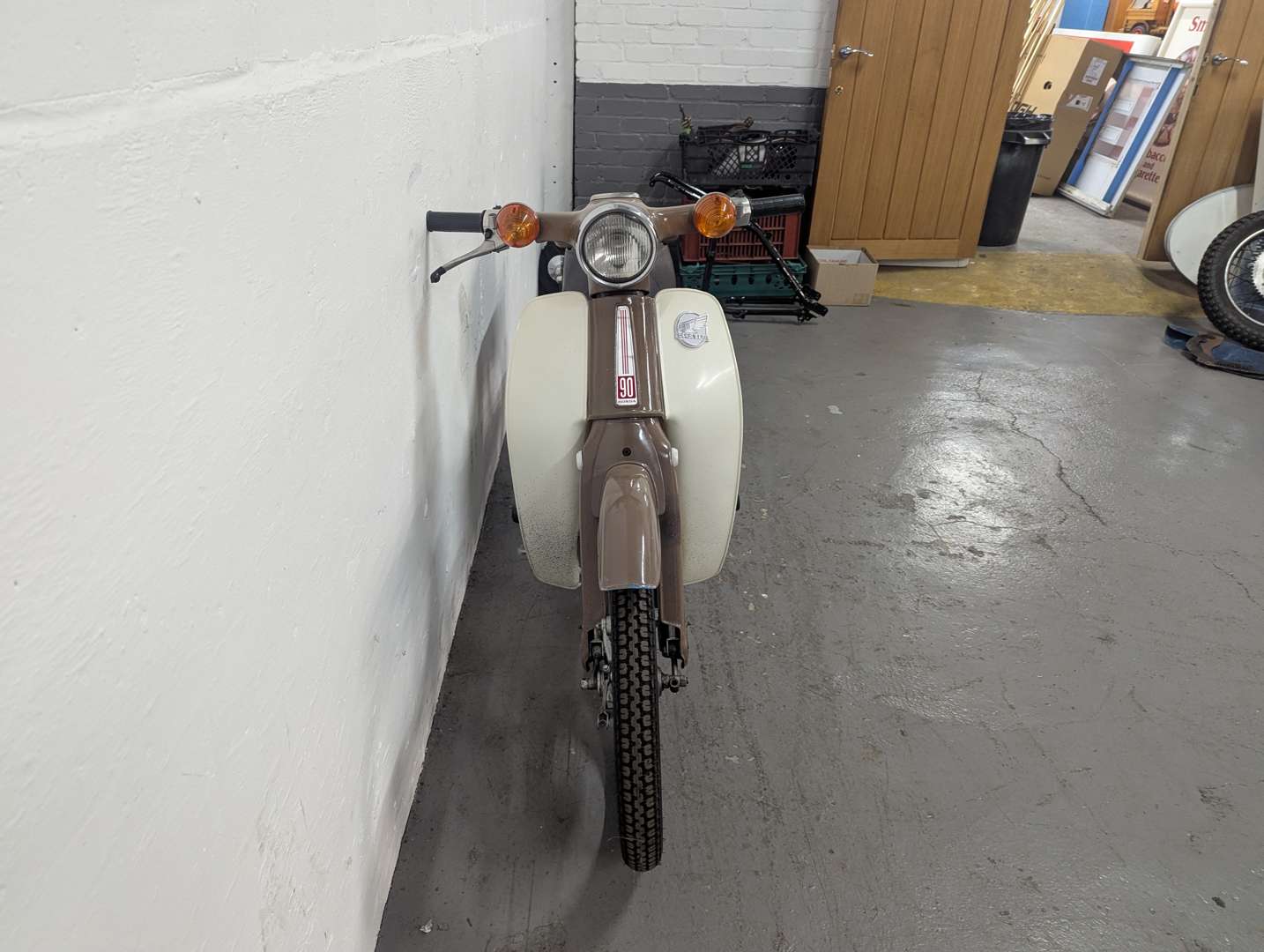 <p>1973 HONDA C90</p>