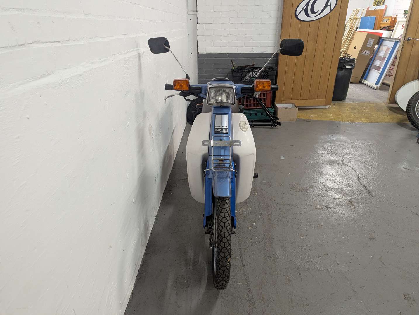 <p>1997 HONDA C90M</p>