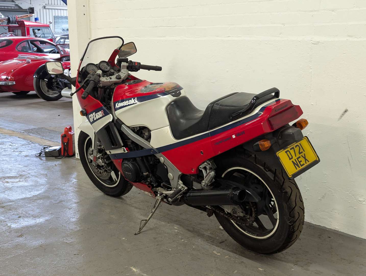 <p>1987 KAWASAKI GPZ600R</p>