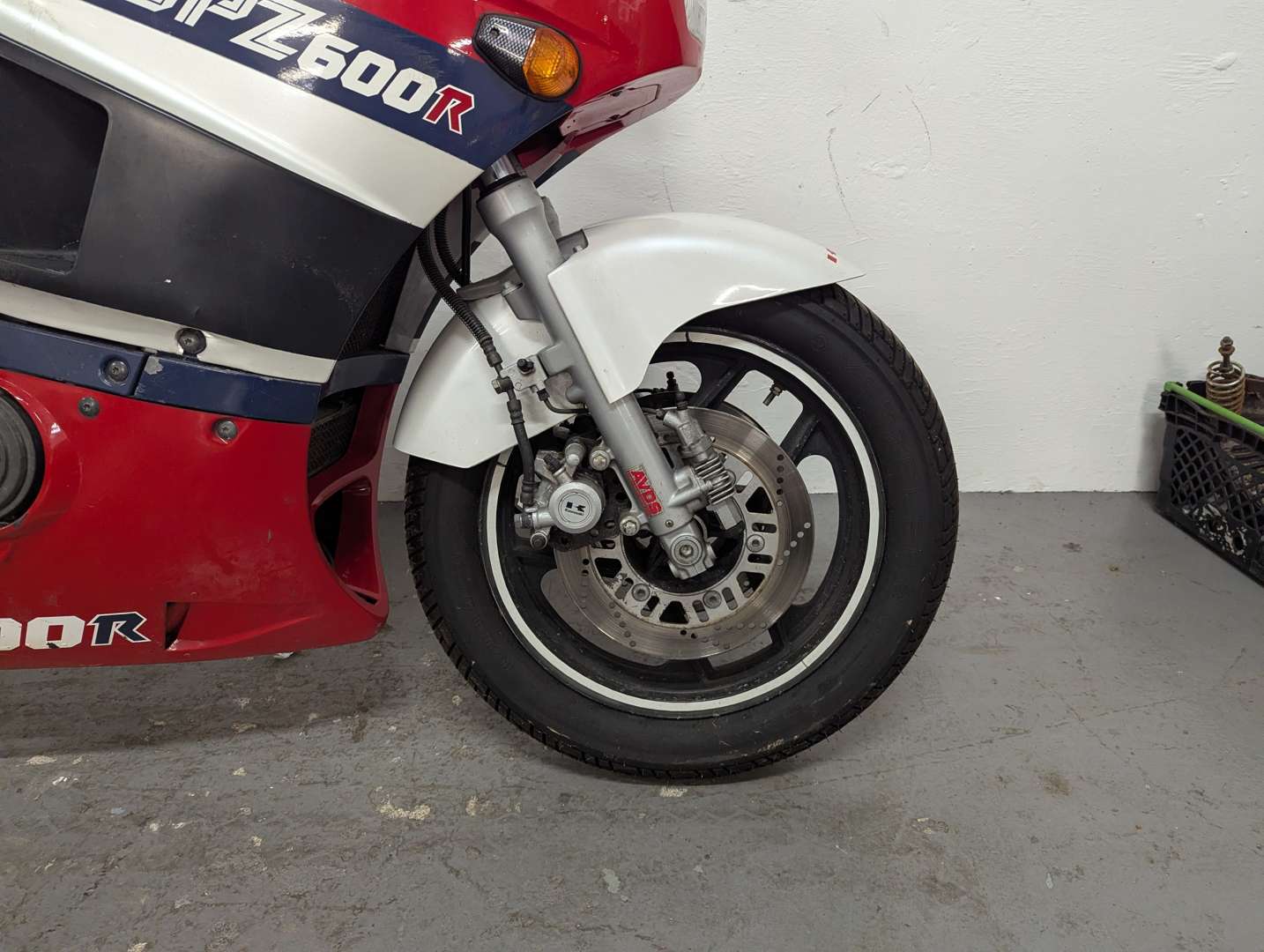 <p>1987 KAWASAKI GPZ600R</p>