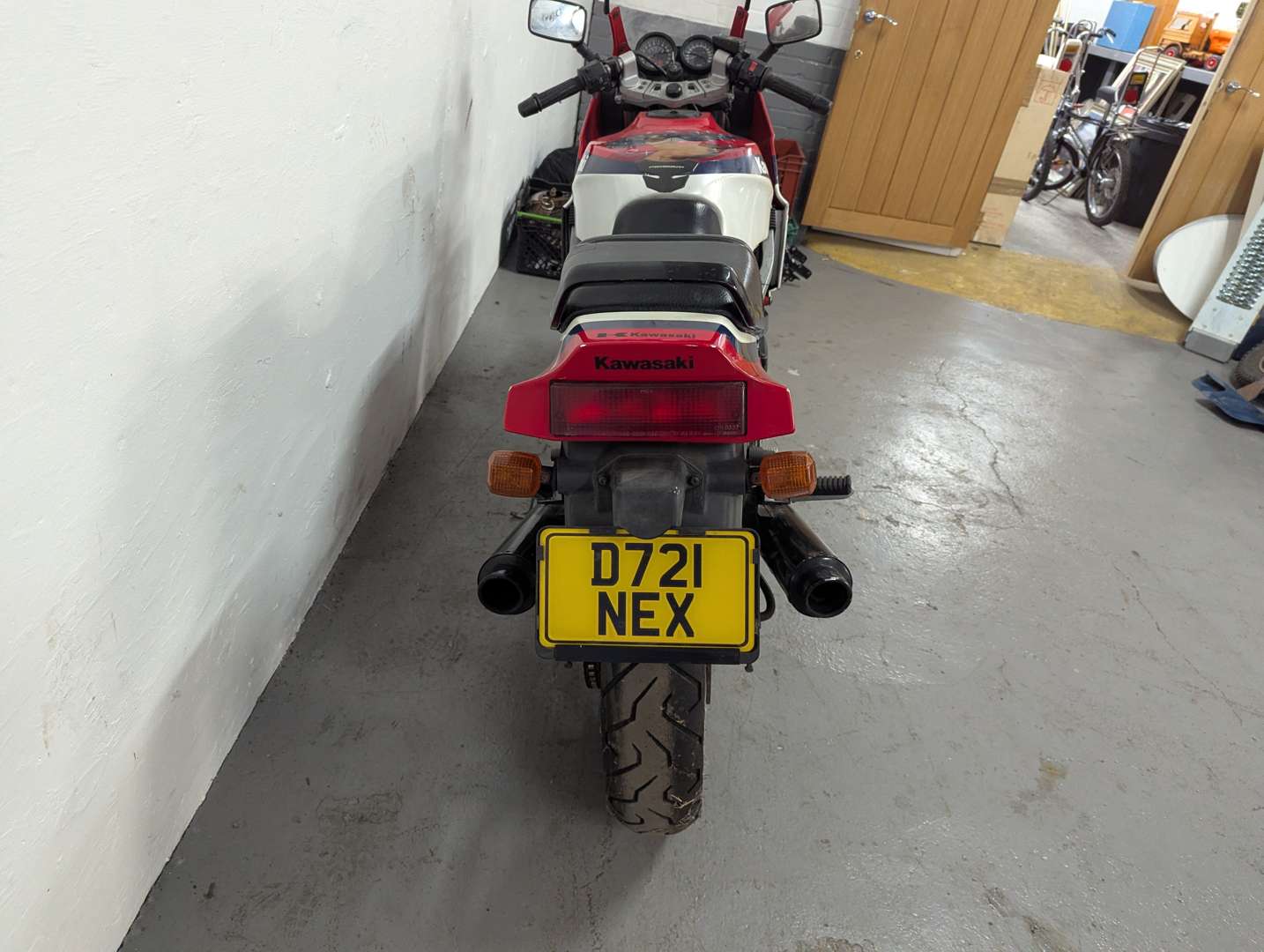 <p>1987 KAWASAKI GPZ600R</p>