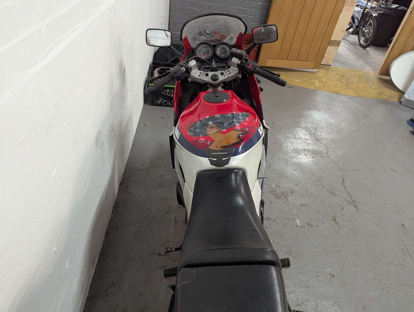 <p>1987 KAWASAKI GPZ600R</p>