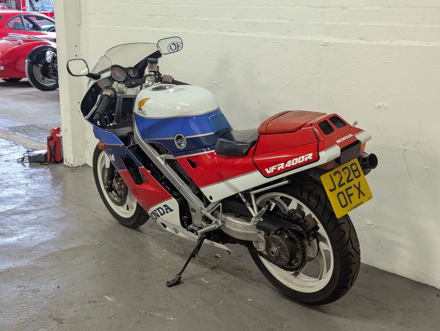 <p>1991 HONDA VFR400 NC24</p>
