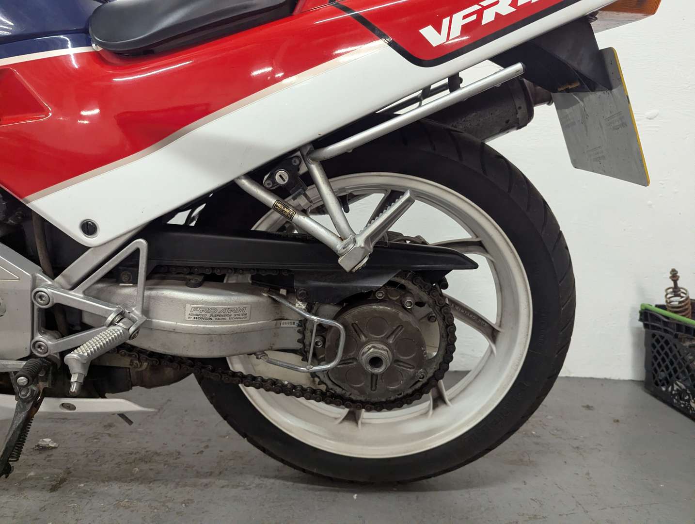 <p>1991 HONDA VFR400 NC24</p>