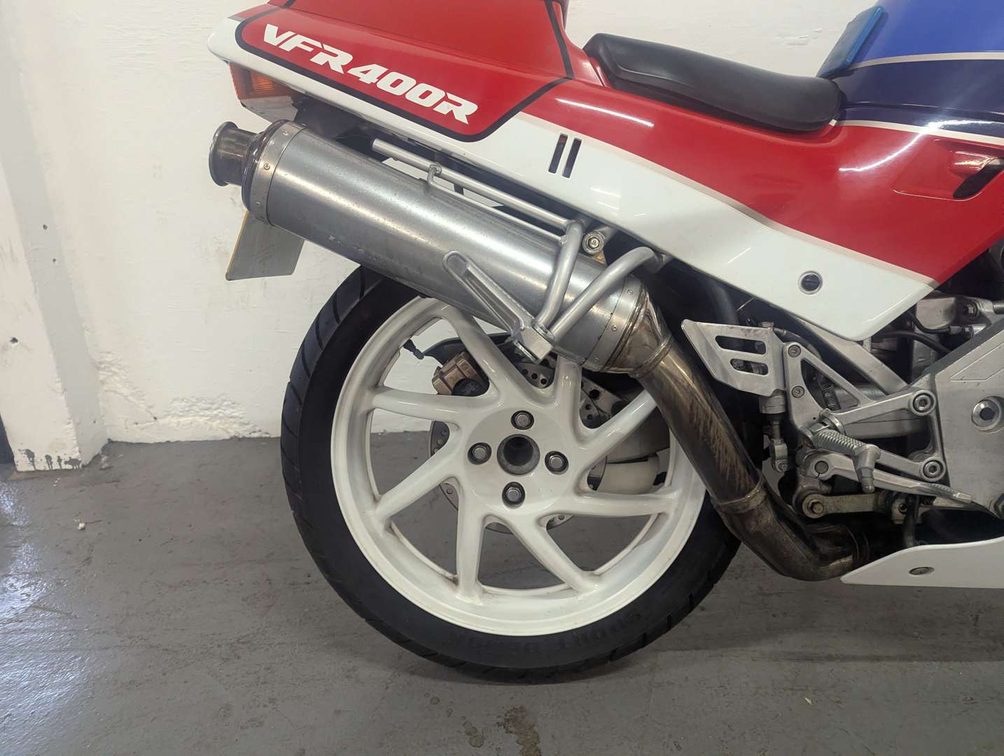 <p>1991 HONDA VFR400 NC24</p>
