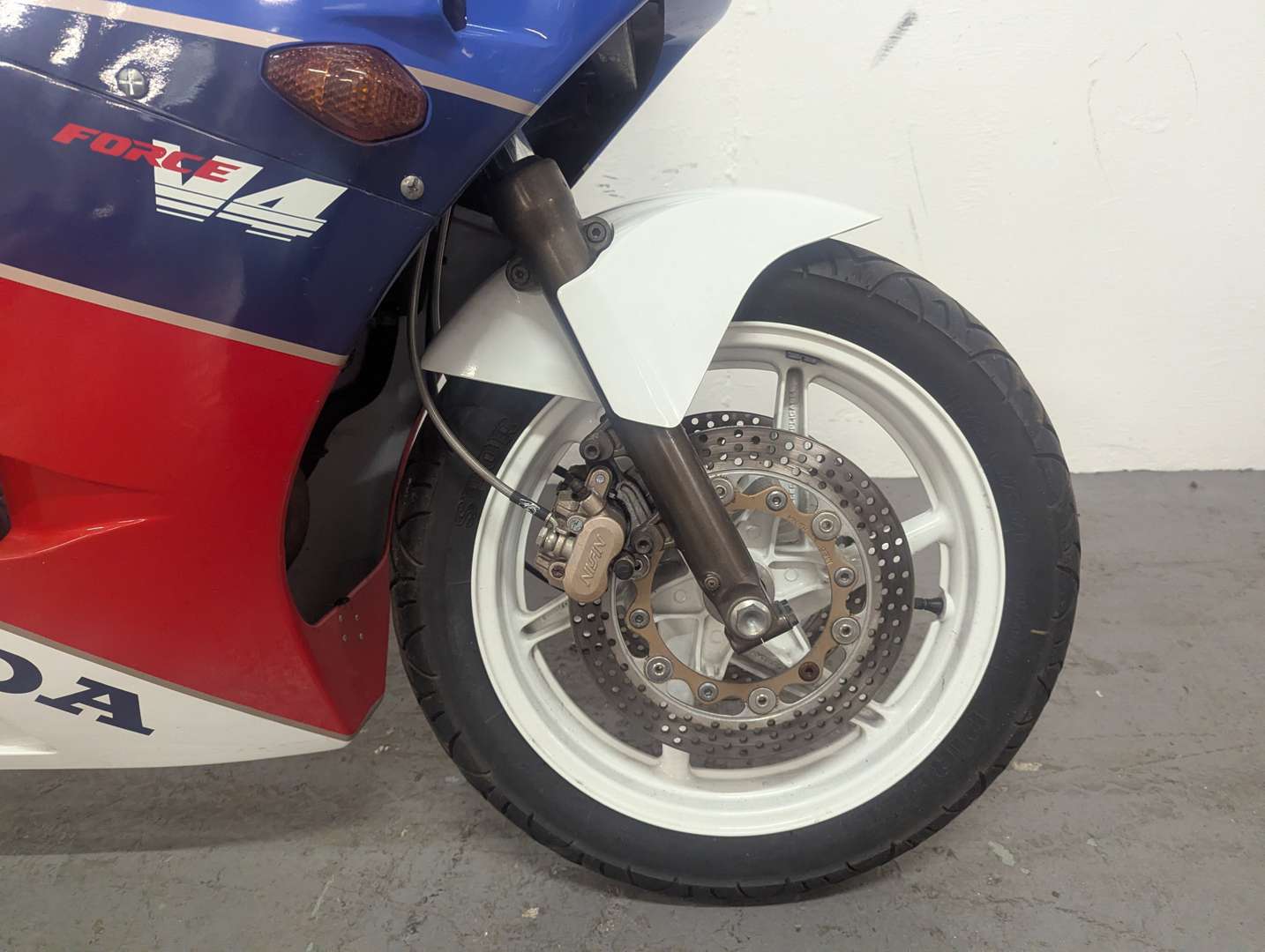 <p>1991 HONDA VFR400 NC24</p>
