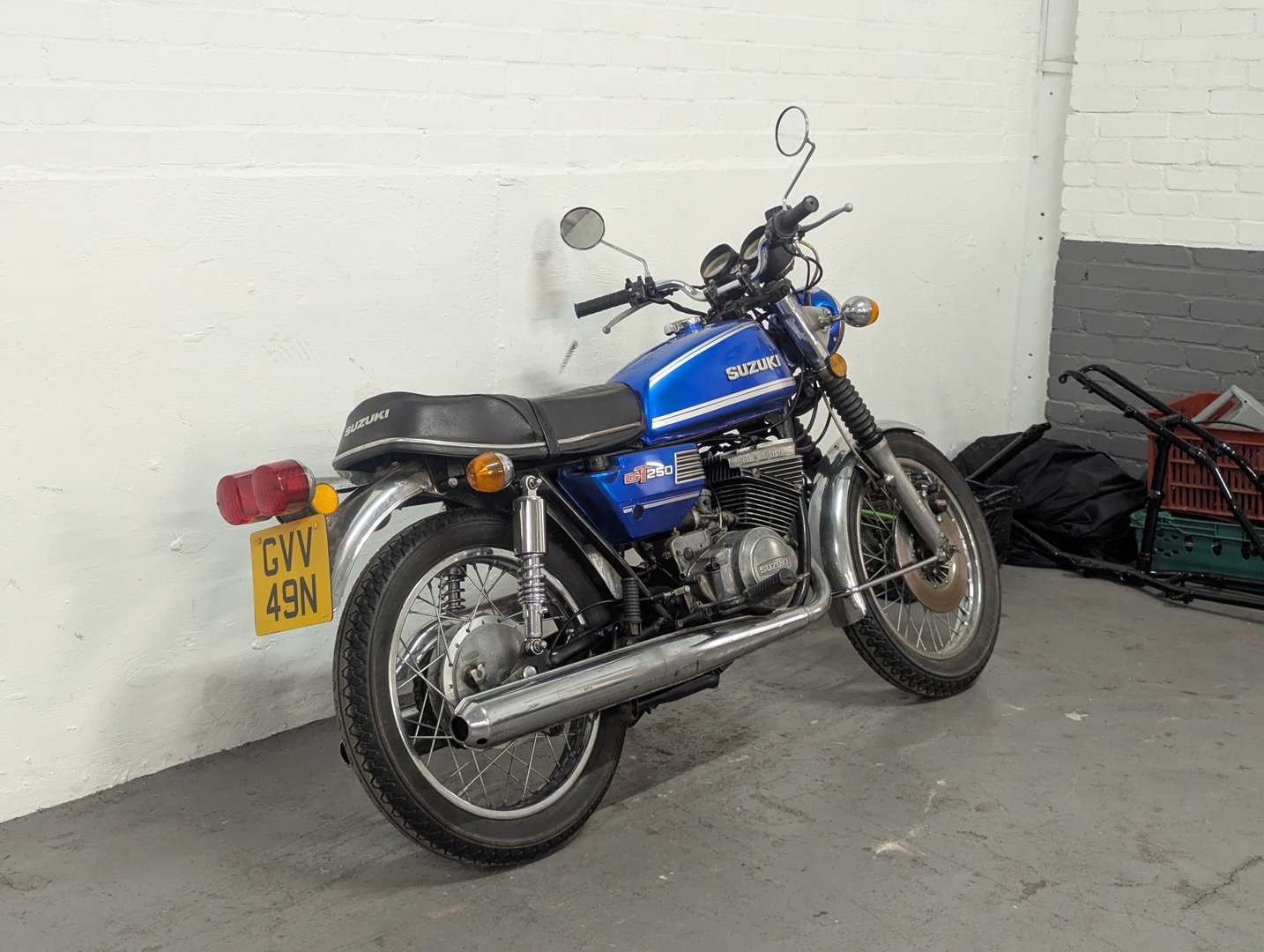 <p>1975 SUZUKI GT250 RAM AIR</p>