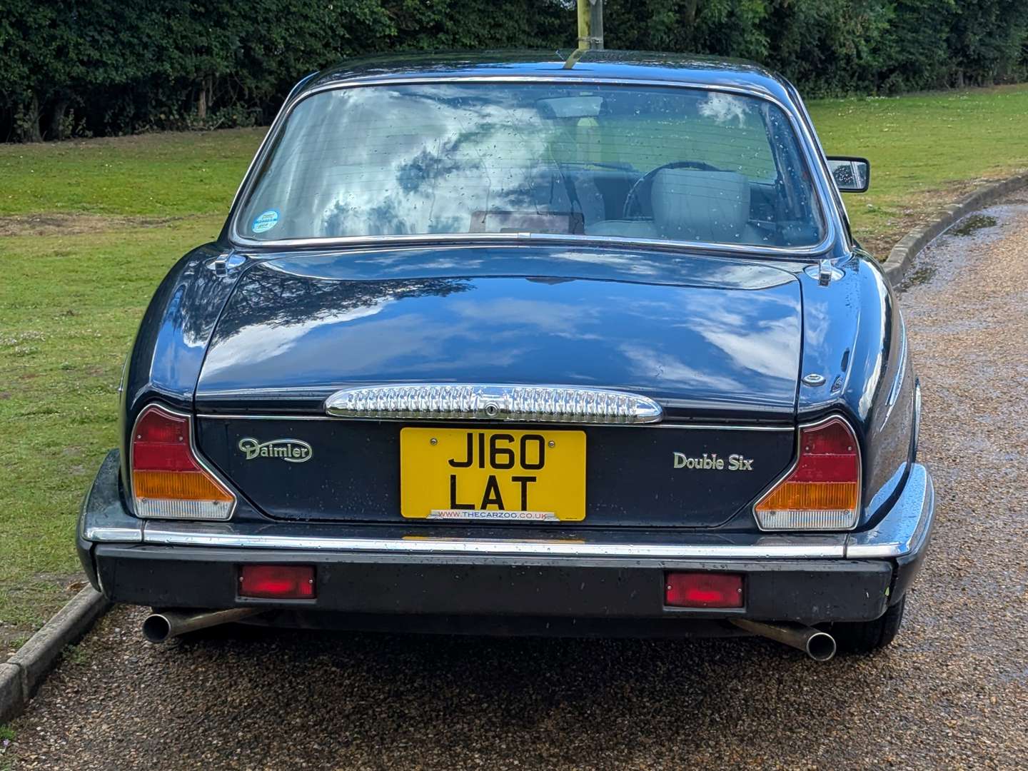 <p>1992 DAIMLER DOUBLE SIX V12 AUTO</p>