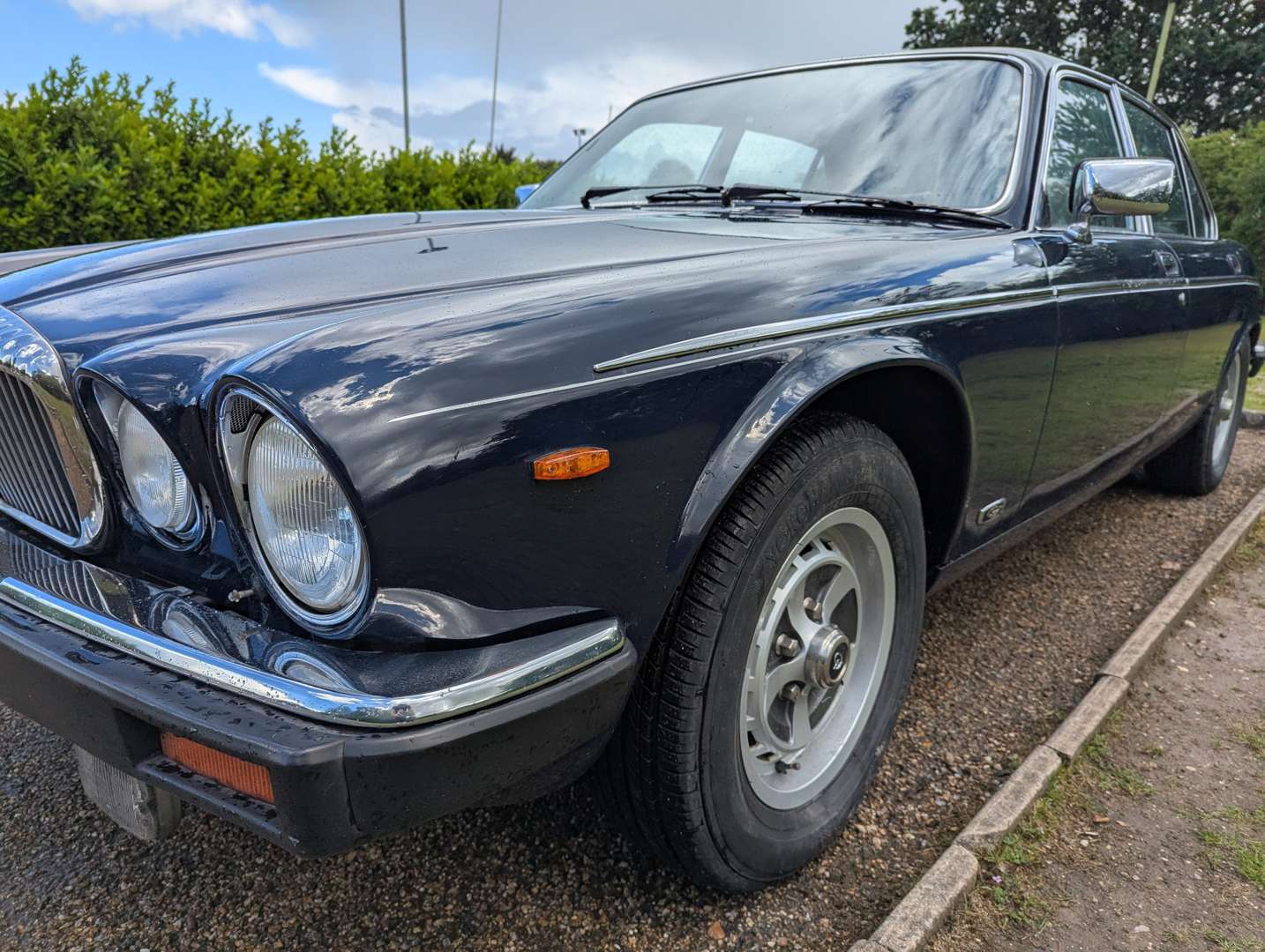 <p>1992 DAIMLER DOUBLE SIX V12 AUTO</p>