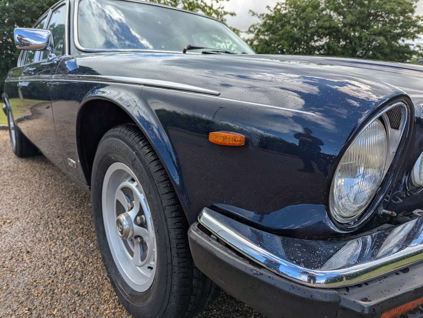 <p>1992 DAIMLER DOUBLE SIX V12 AUTO</p>
