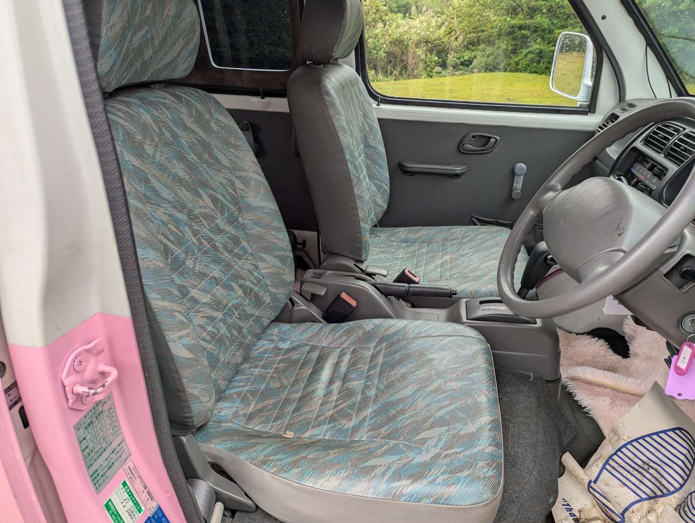 <p>2000 SUZUKI EVERY CUSTOM RETRO MINI-VAN</p>