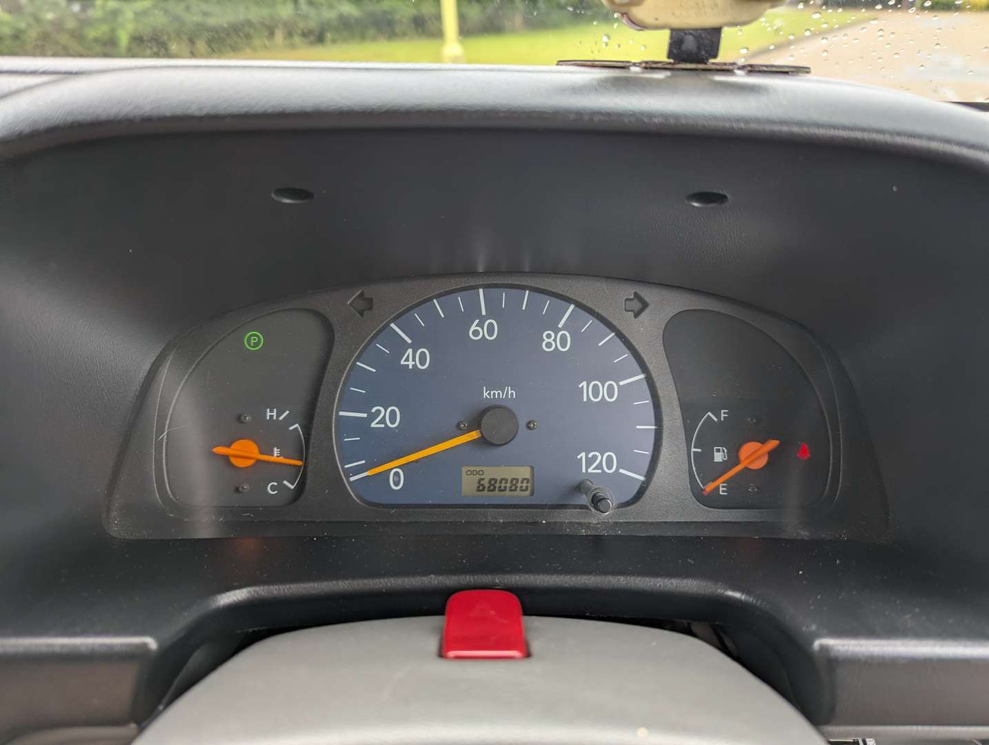 <p>2000 SUZUKI EVERY CUSTOM RETRO MINI-VAN</p>