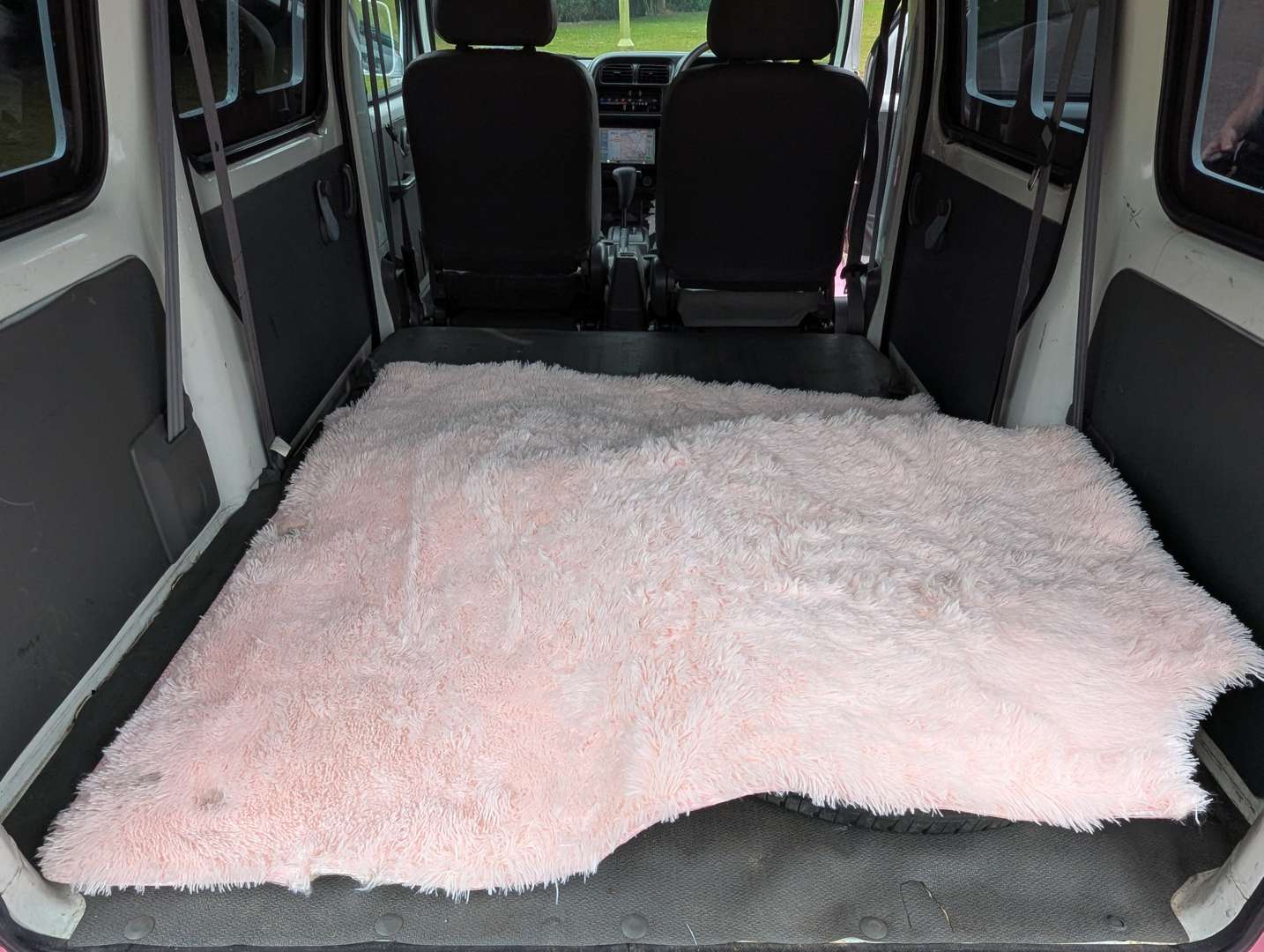 <p>2000 SUZUKI EVERY CUSTOM RETRO MINI-VAN</p>