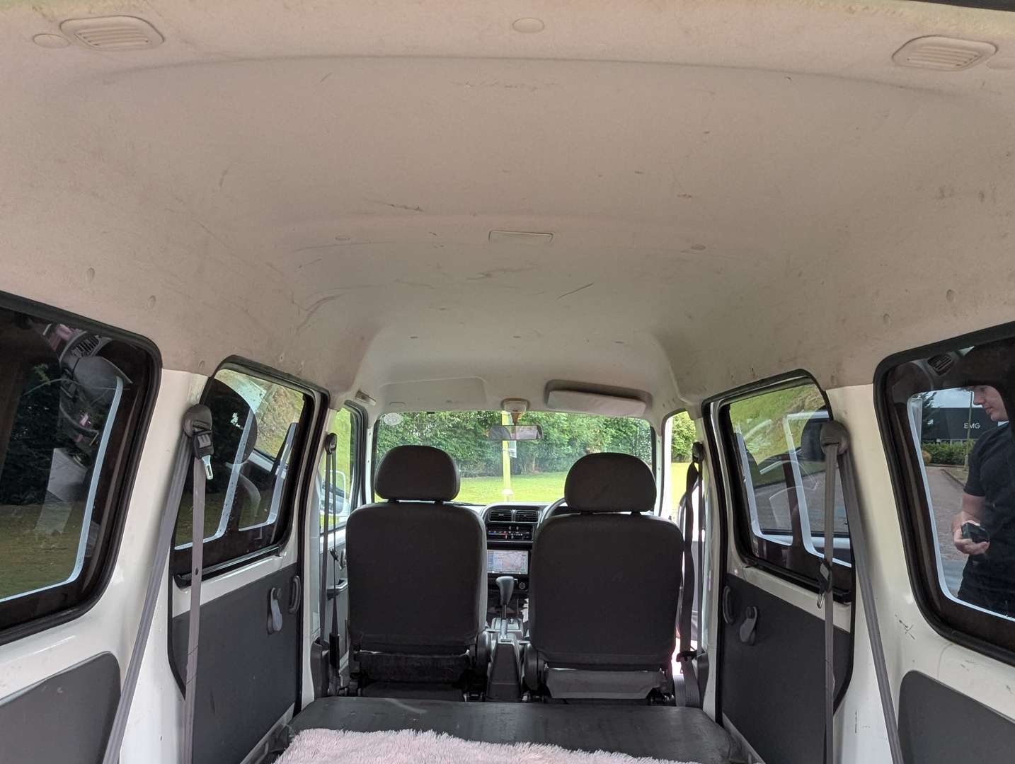<p>2000 SUZUKI EVERY CUSTOM RETRO MINI-VAN</p>