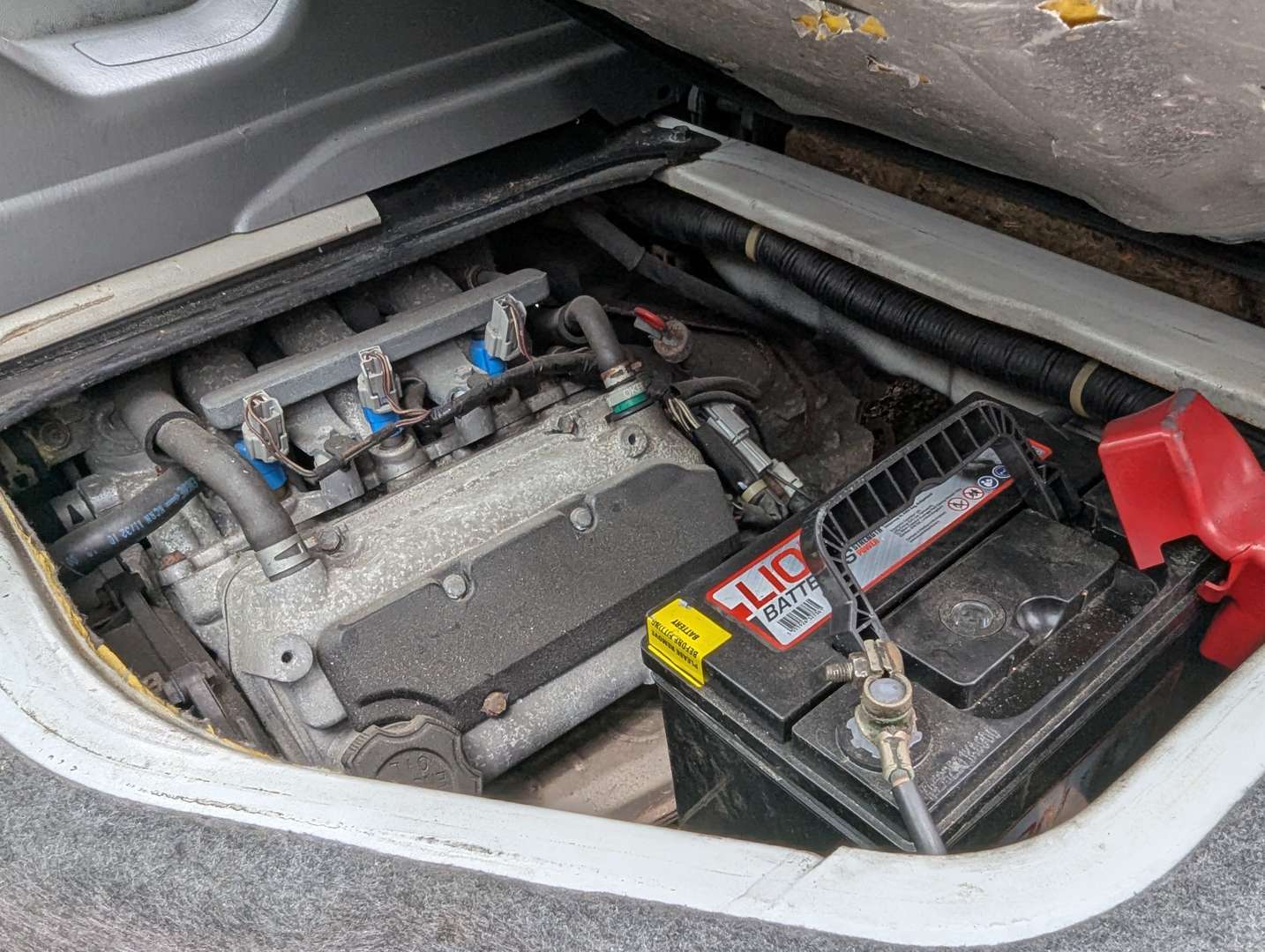 <p>2000 SUZUKI EVERY CUSTOM RETRO MINI-VAN</p>