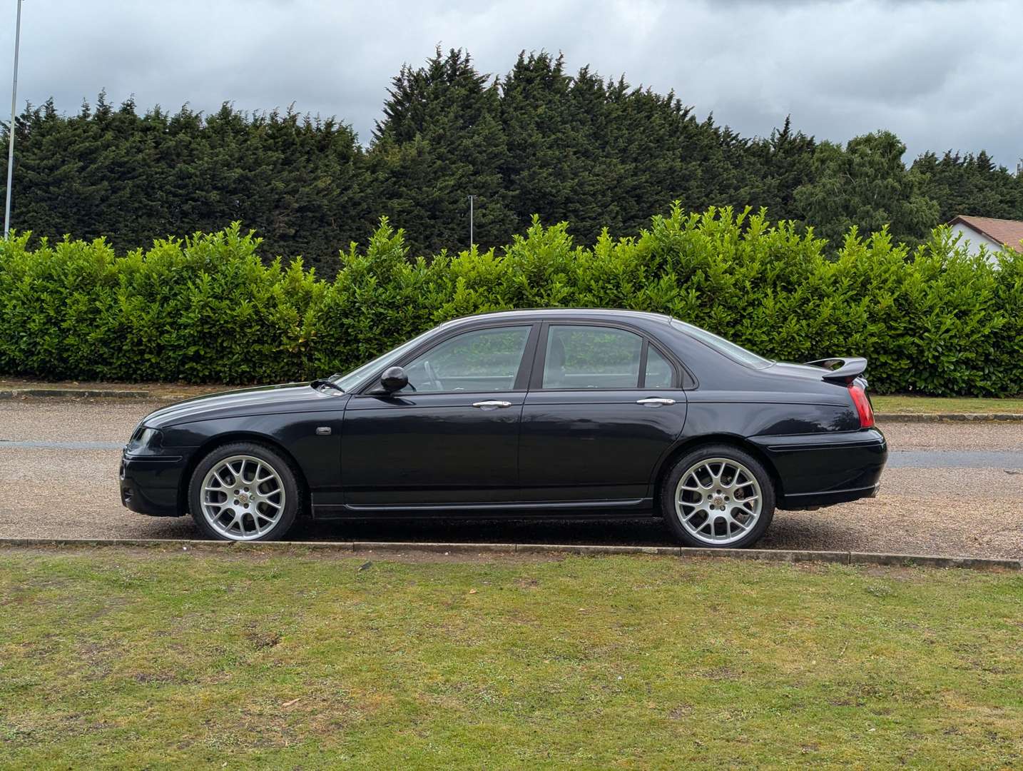 <p>2004 MG ZT 180</p>