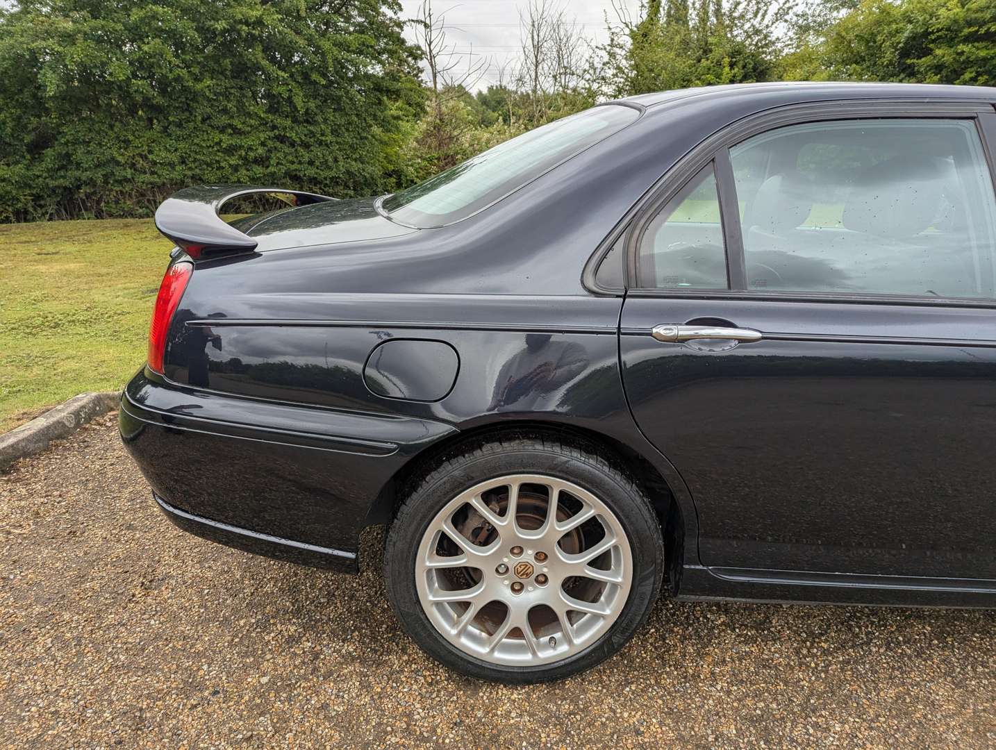 <p>2004 MG ZT 180</p>