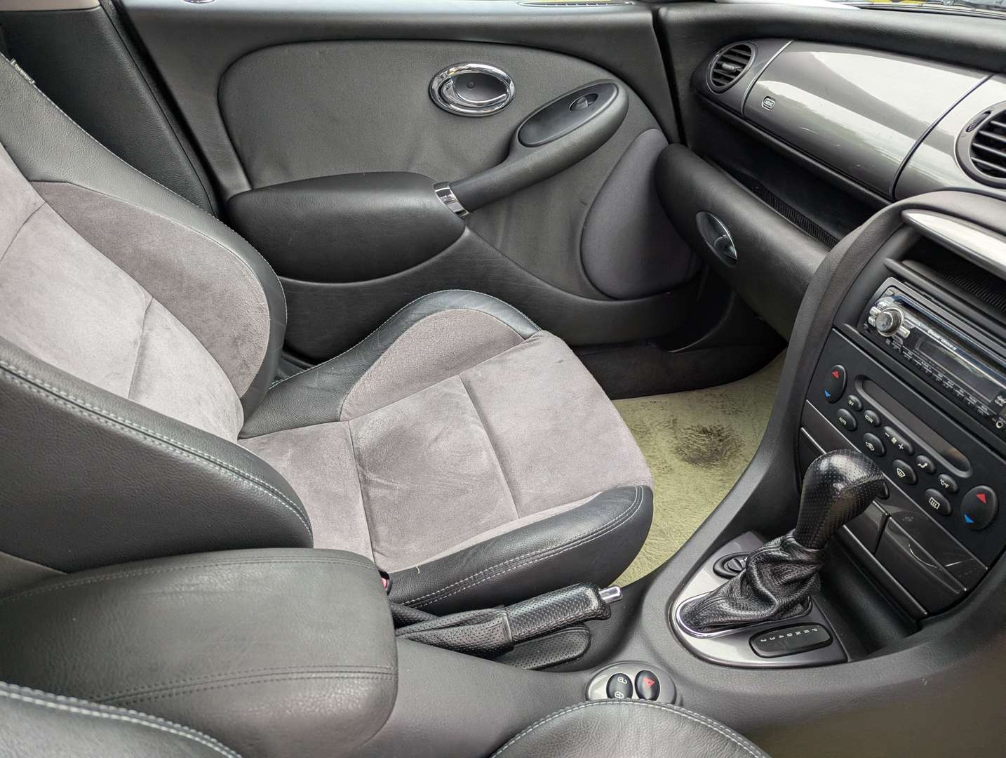 <p>2004 MG ZT 180</p>