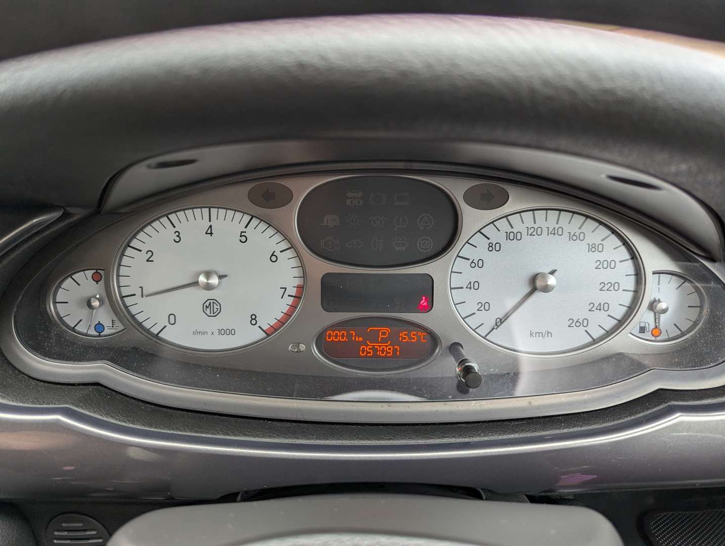 <p>2004 MG ZT 180</p>