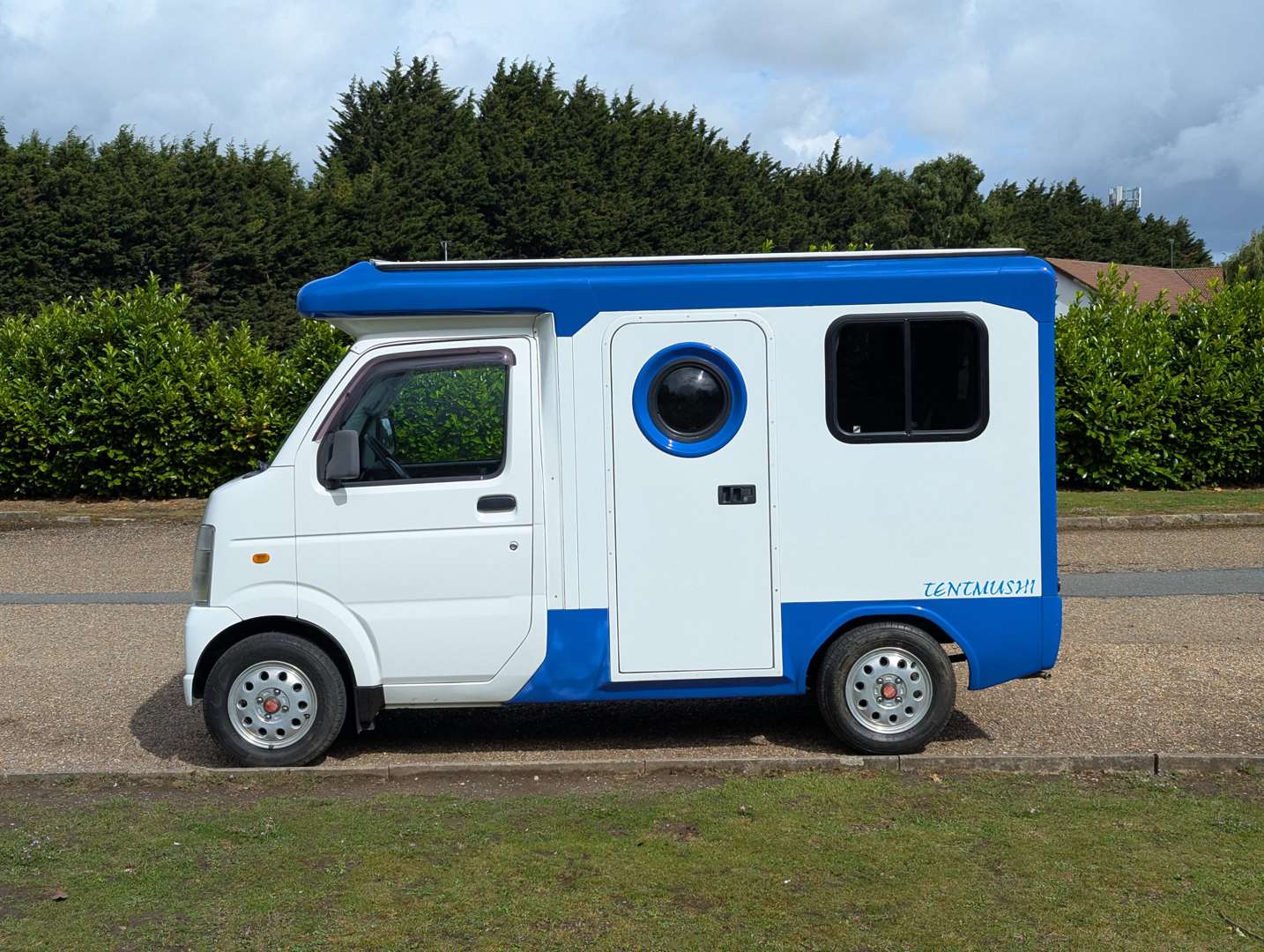 <p>2007 MAZDA SCRUM TENT MUSHI POP-TOP CAMPER</p>