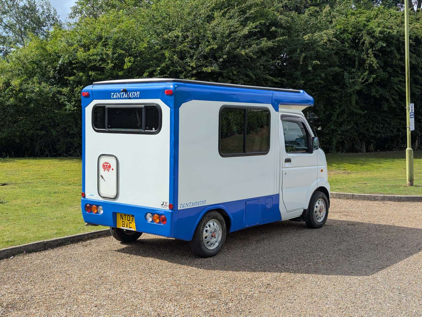 <p>2007 MAZDA SCRUM TENT MUSHI POP-TOP CAMPER</p>