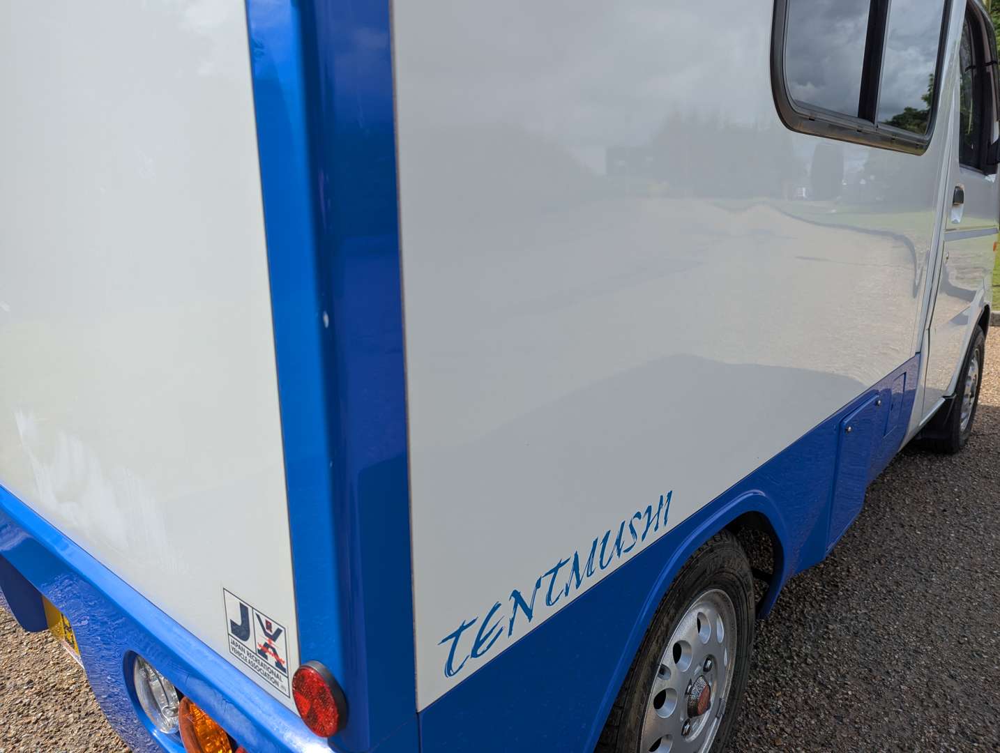 <p>2007 MAZDA SCRUM TENT MUSHI POP-TOP CAMPER</p>