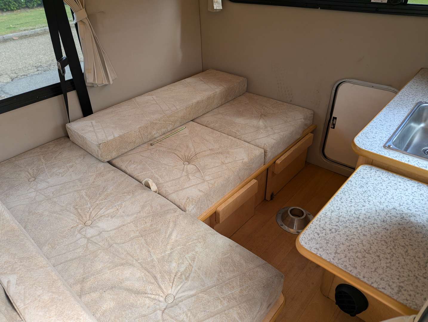 <p>2007 MAZDA SCRUM TENT MUSHI POP-TOP CAMPER</p>