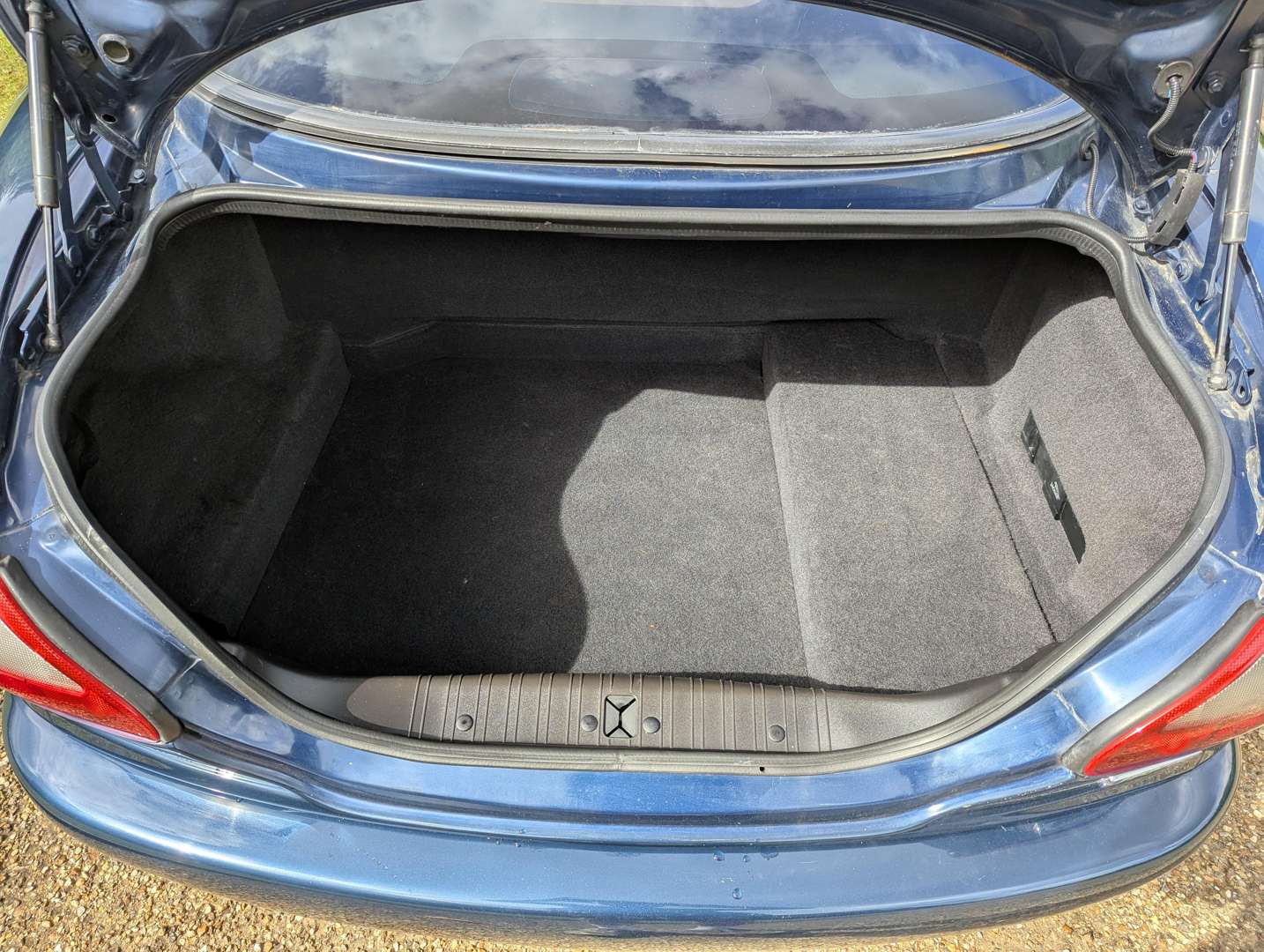 <p>1997 JAGUAR XK8 4.0 AUTO</p>