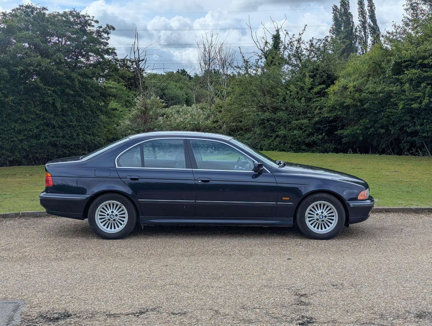 <p>2000 BMW 528I E39</p>