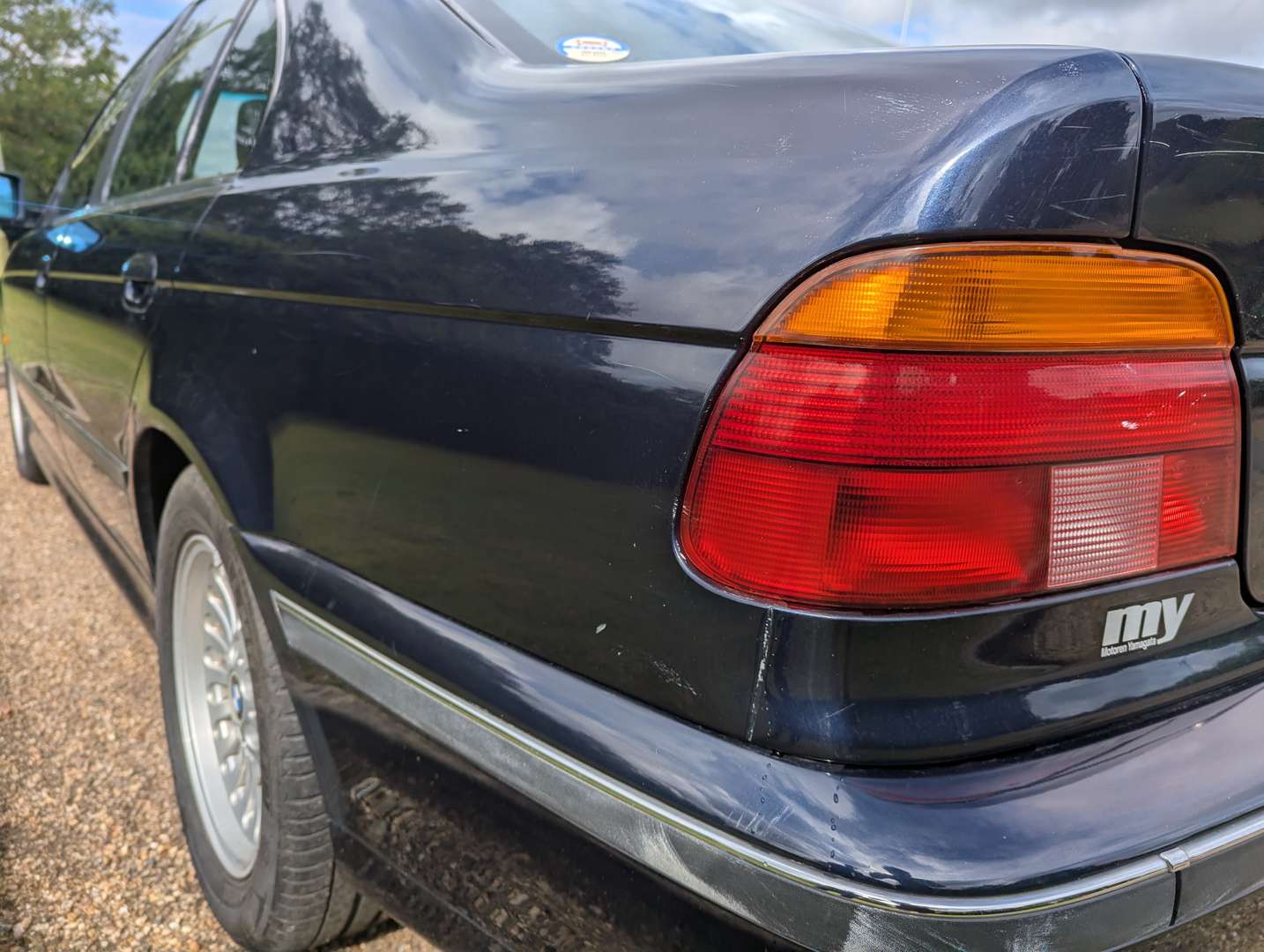 <p>2000 BMW 528I E39</p>