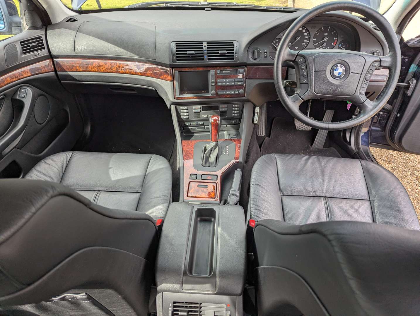 <p>2000 BMW 528I E39</p>