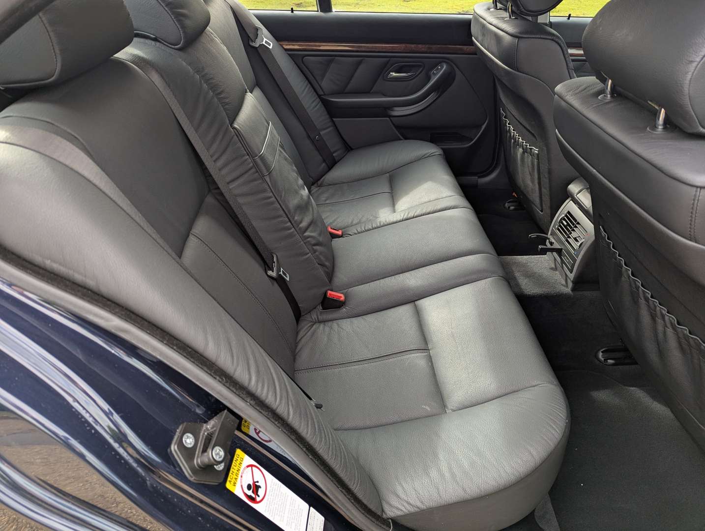 <p>2000 BMW 528I E39</p>