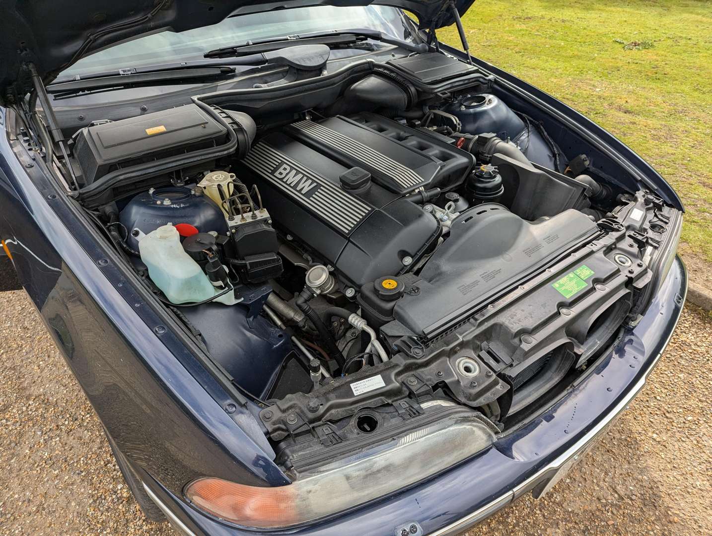 <p>2000 BMW 528I E39</p>