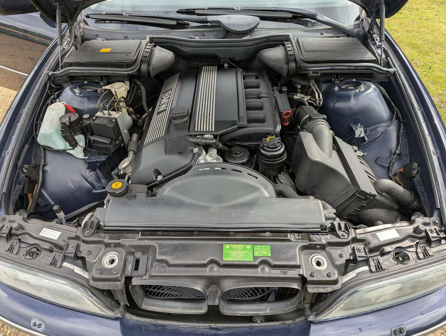 <p>2000 BMW 528I E39</p>