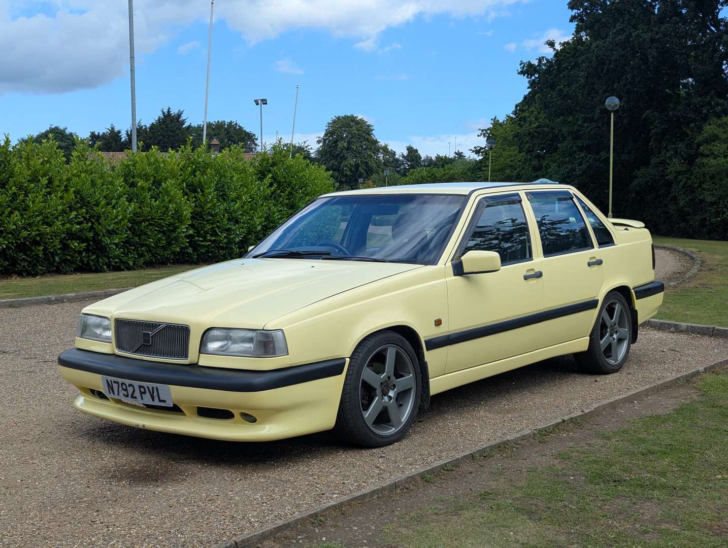 <p>1995 VOLVO T5 850</p>