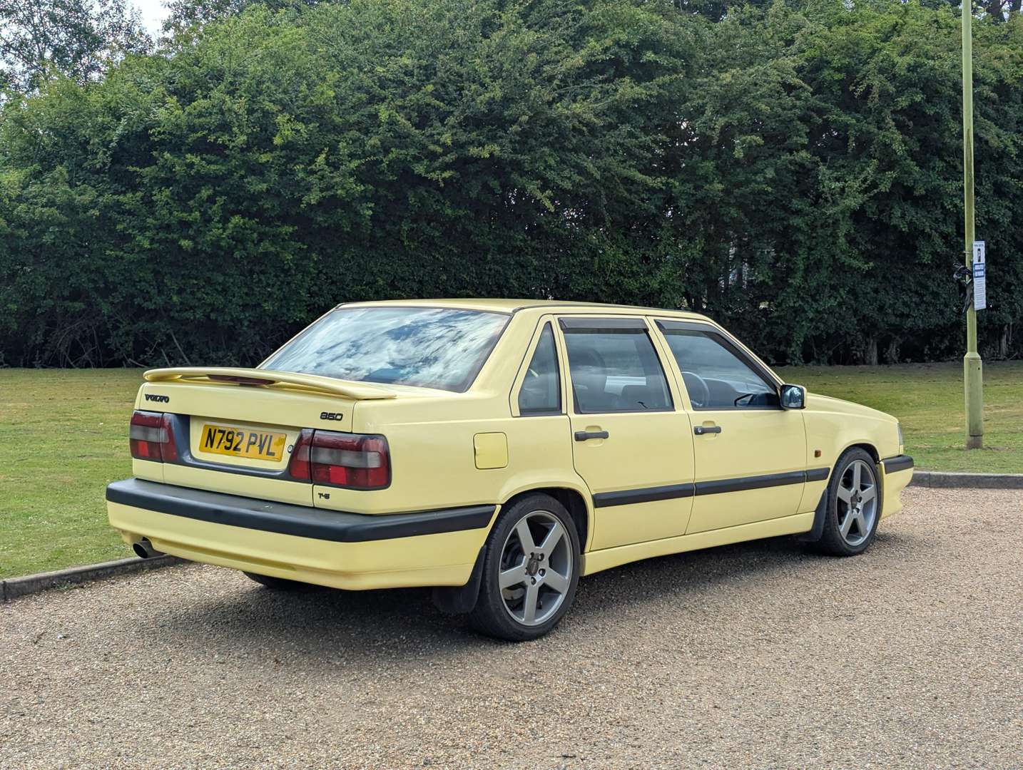 <p>1995 VOLVO T5 850</p>