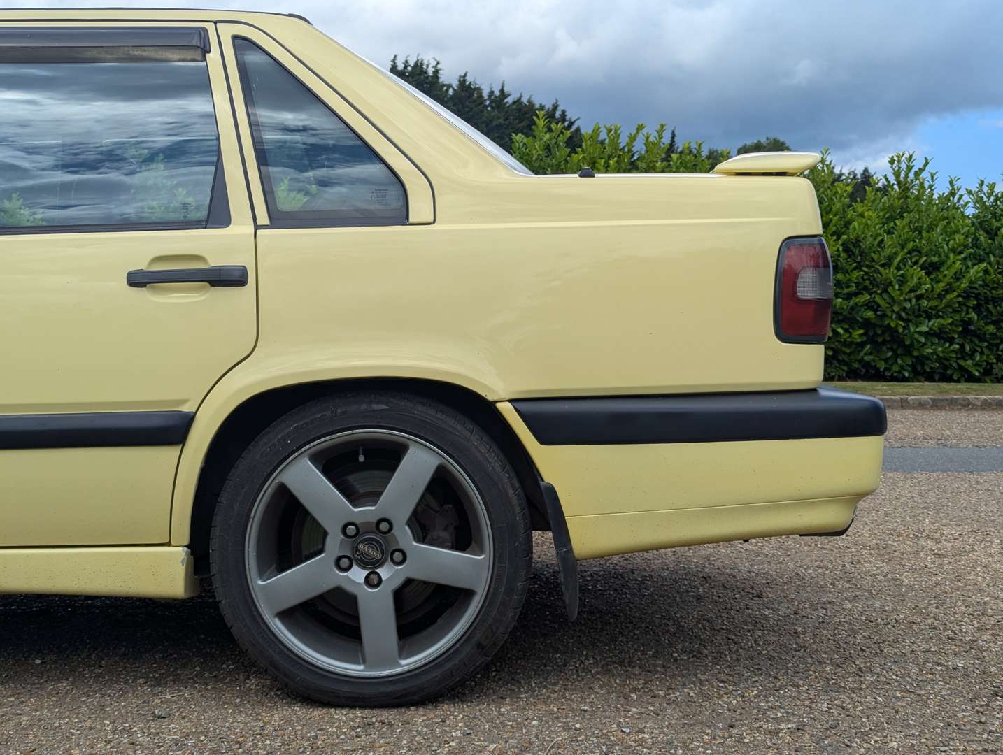 <p>1995 VOLVO T5 850</p>