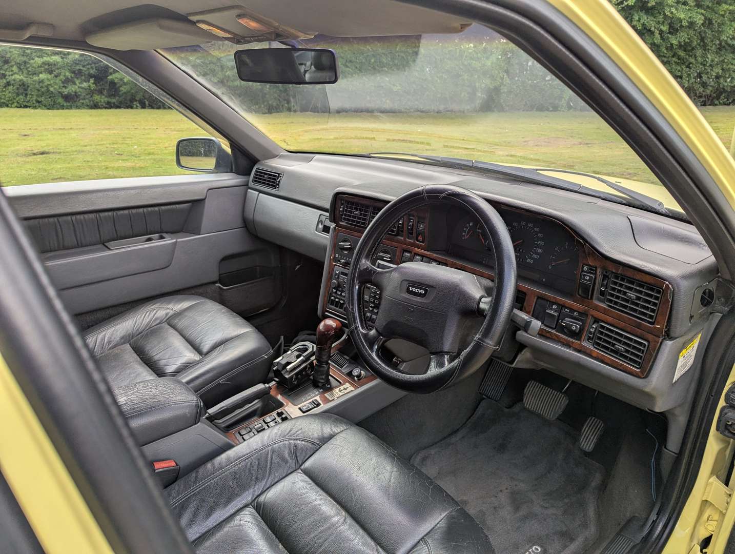 <p>1995 VOLVO T5 850</p>