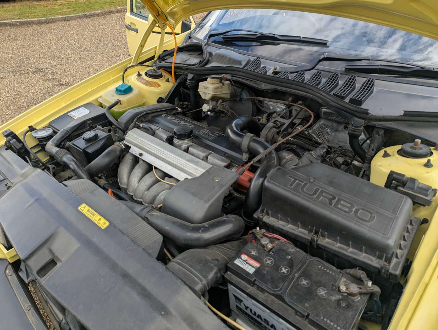 <p>1995 VOLVO T5 850</p>