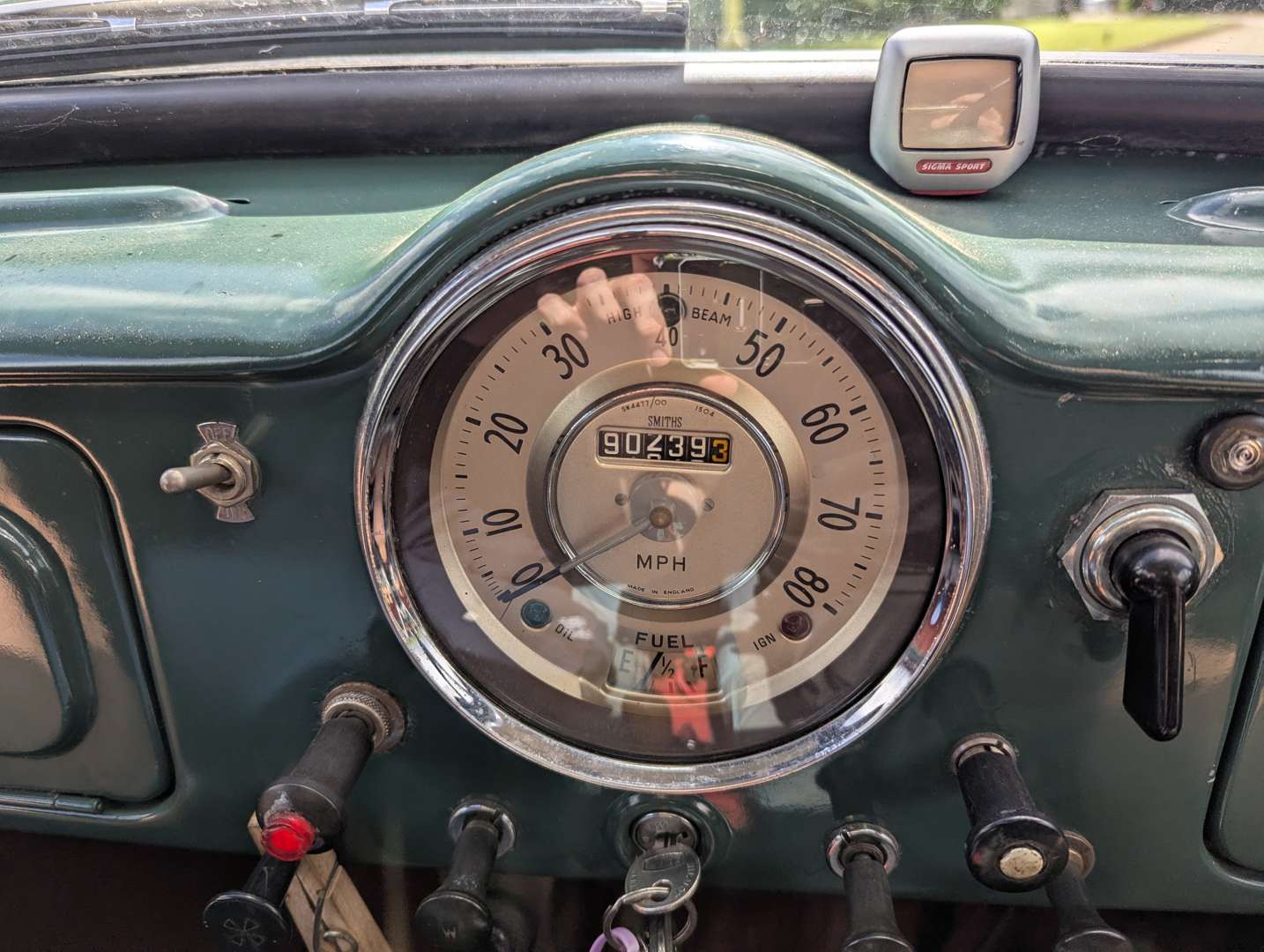 <p>1958 MORRIS MINOR TRAVELLER</p>