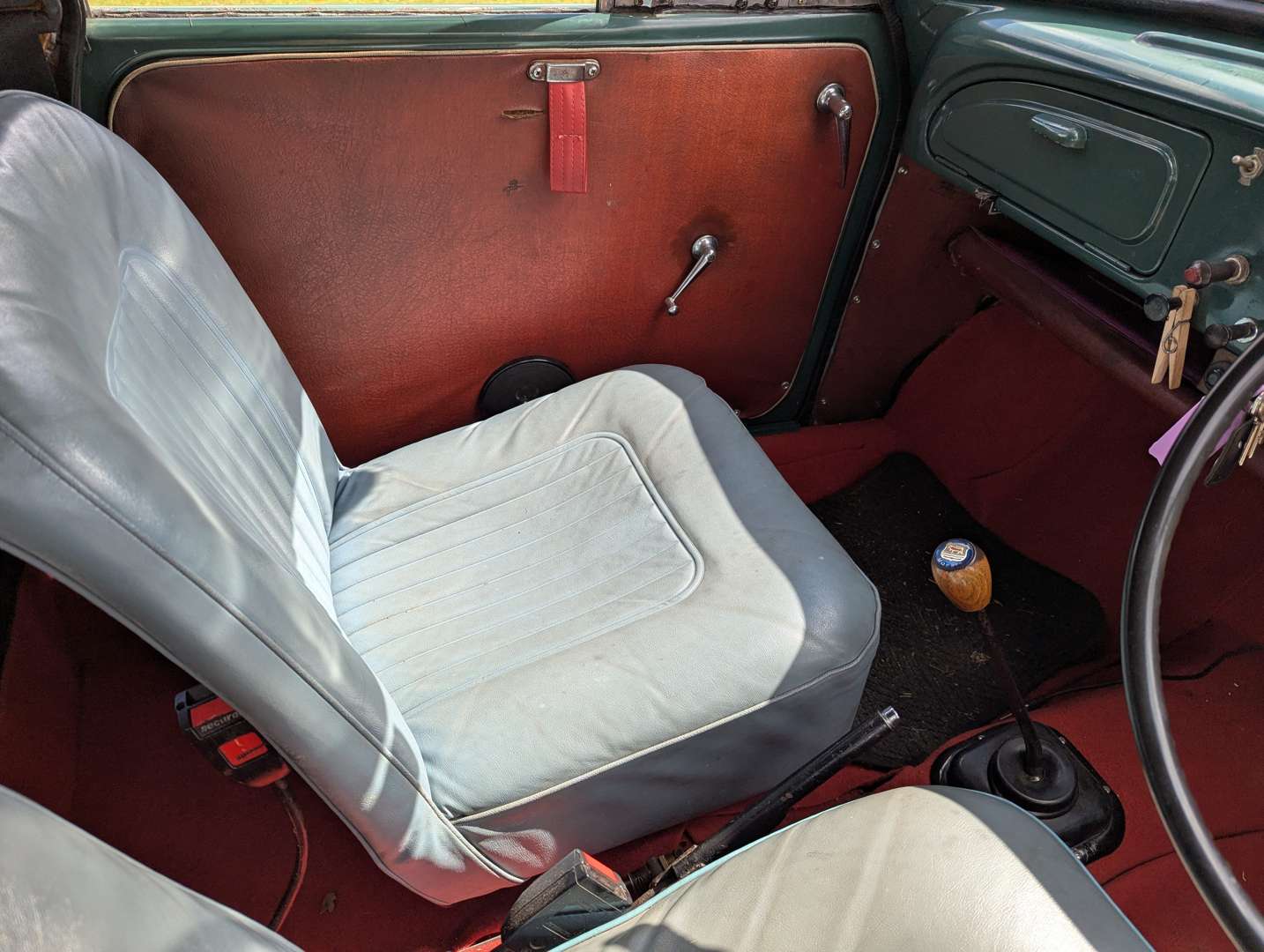 <p>1958 MORRIS MINOR TRAVELLER</p>
