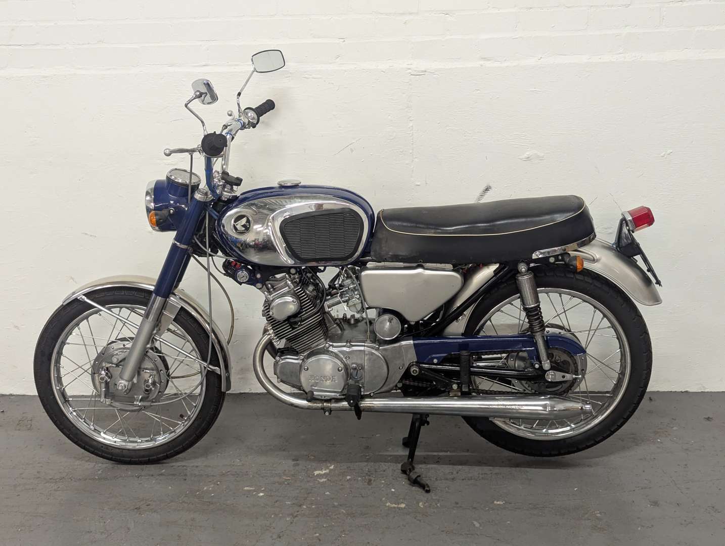 <p>1966 HONDA CB160</p>