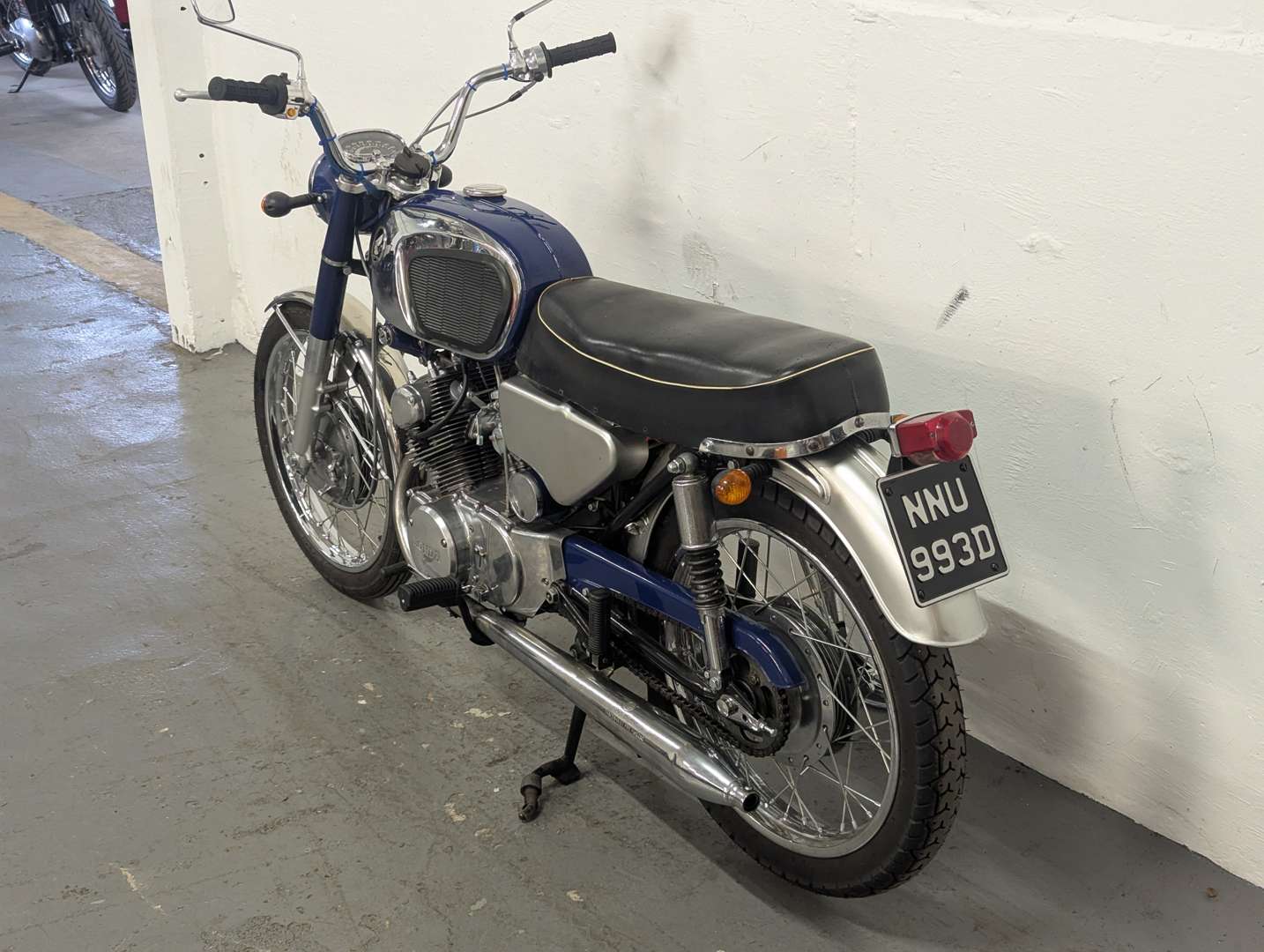 <p>1966 HONDA CB160</p>
