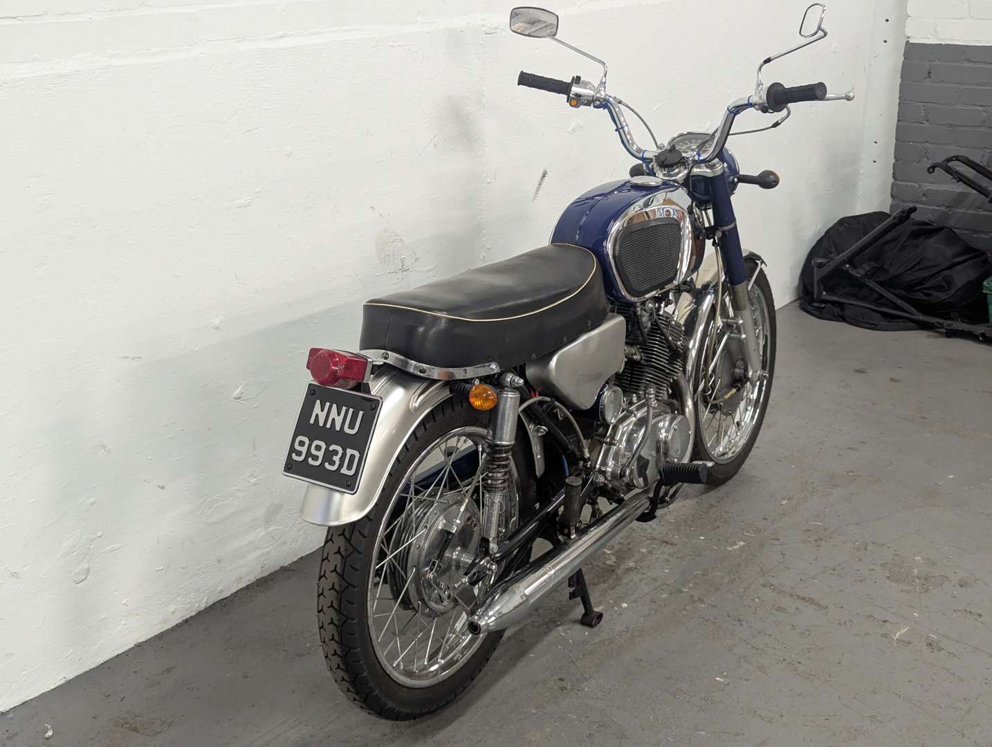 <p>1966 HONDA CB160</p>