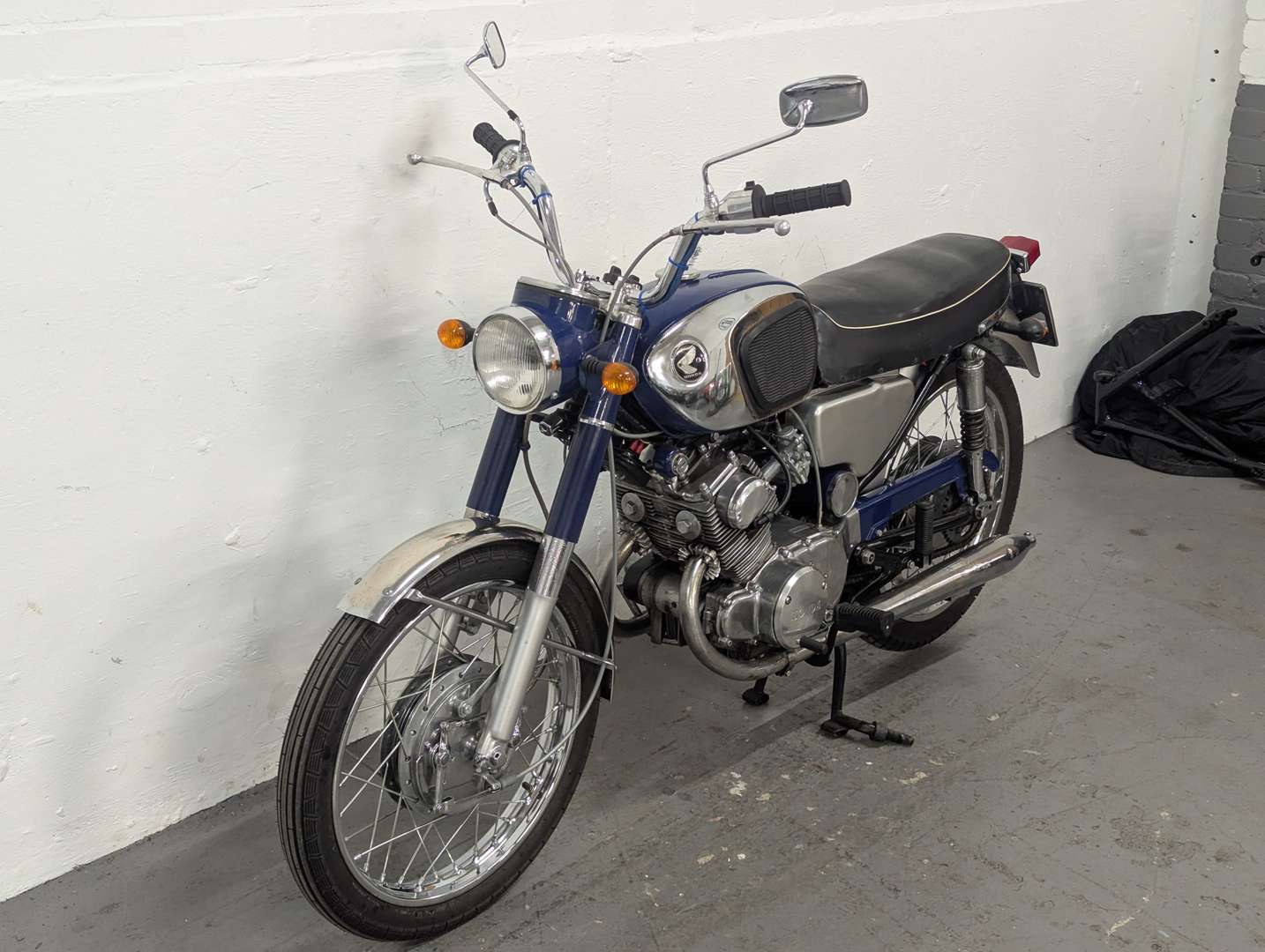 <p>1966 HONDA CB160</p>