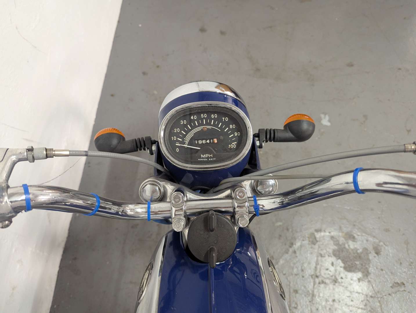 <p>1966 HONDA CB160</p>