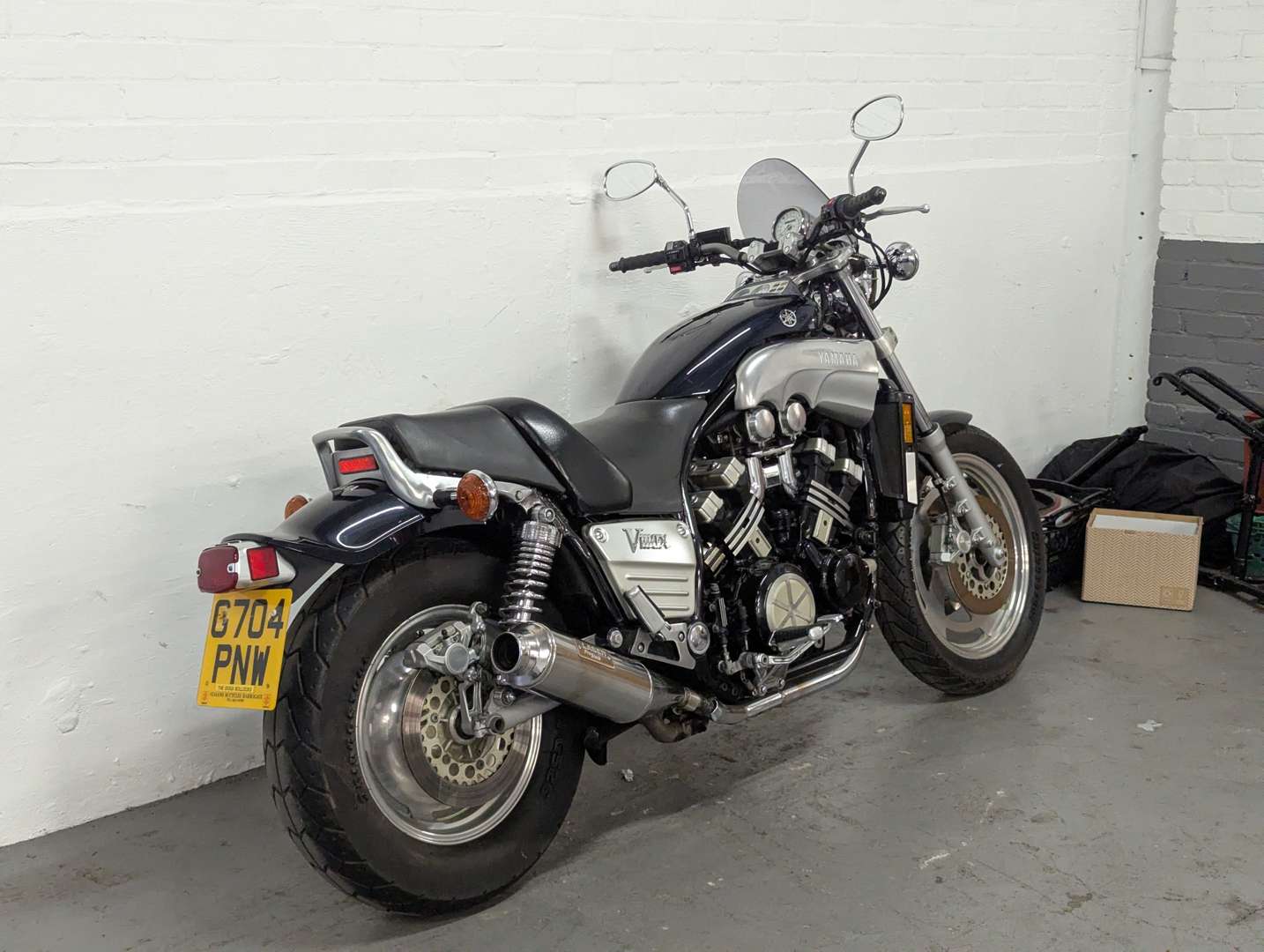 <p>1990 YAMAHA VMAX 1200</p>