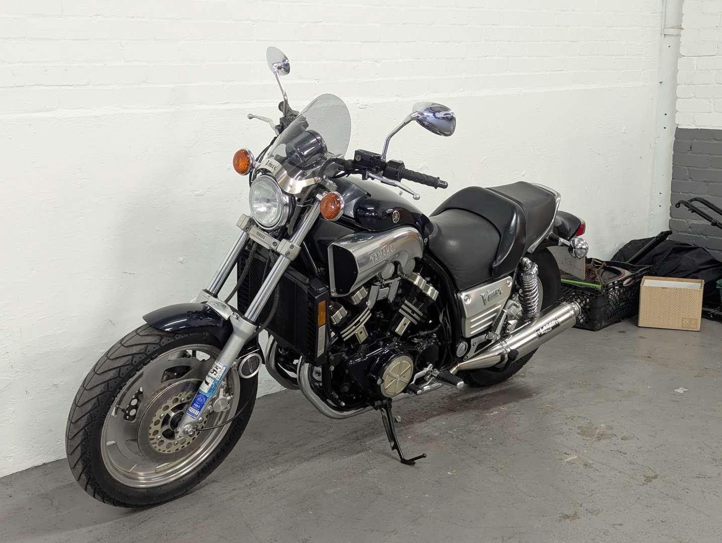 <p>1990 YAMAHA VMAX 1200</p>