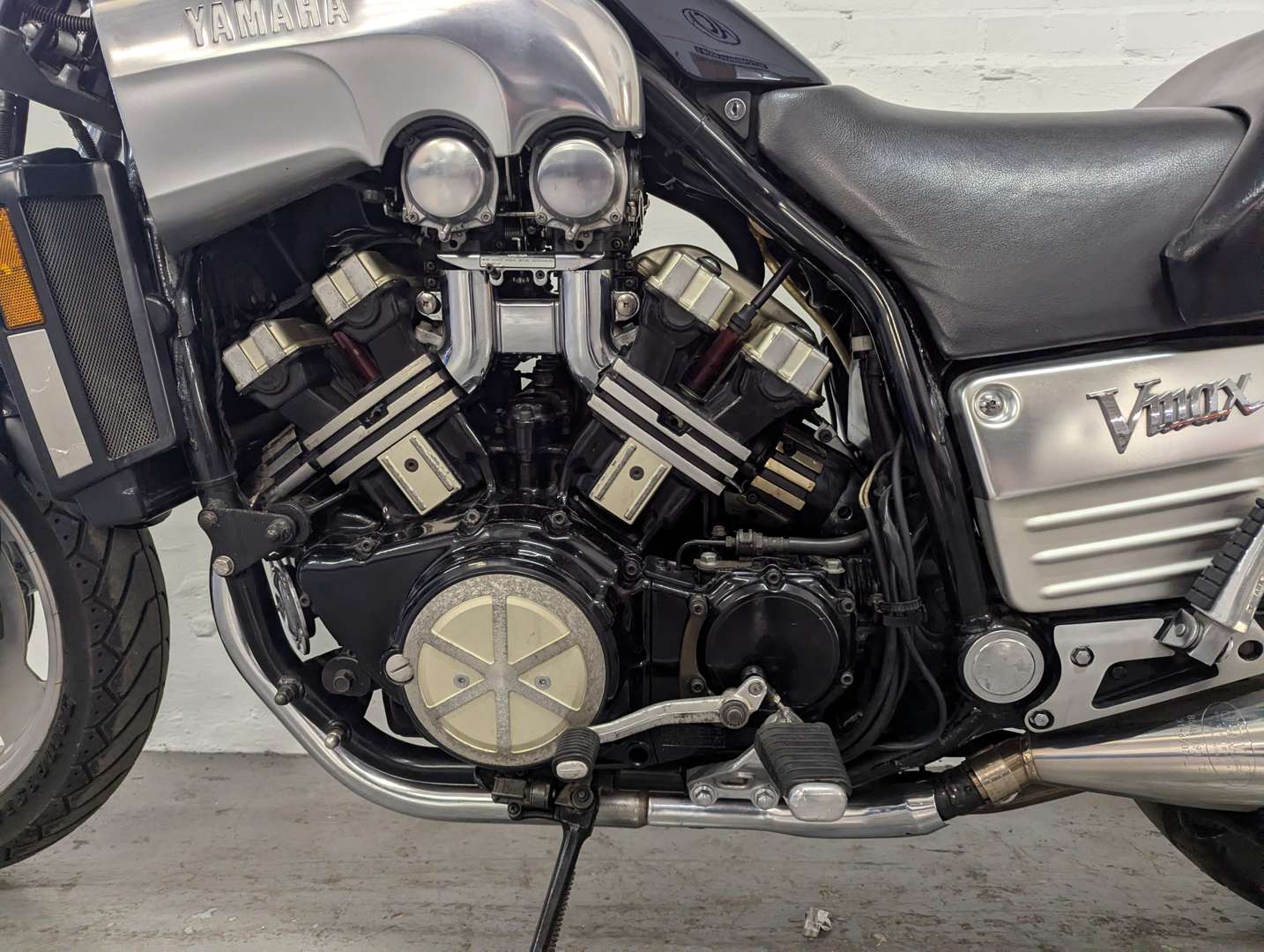 <p>1990 YAMAHA VMAX 1200</p>